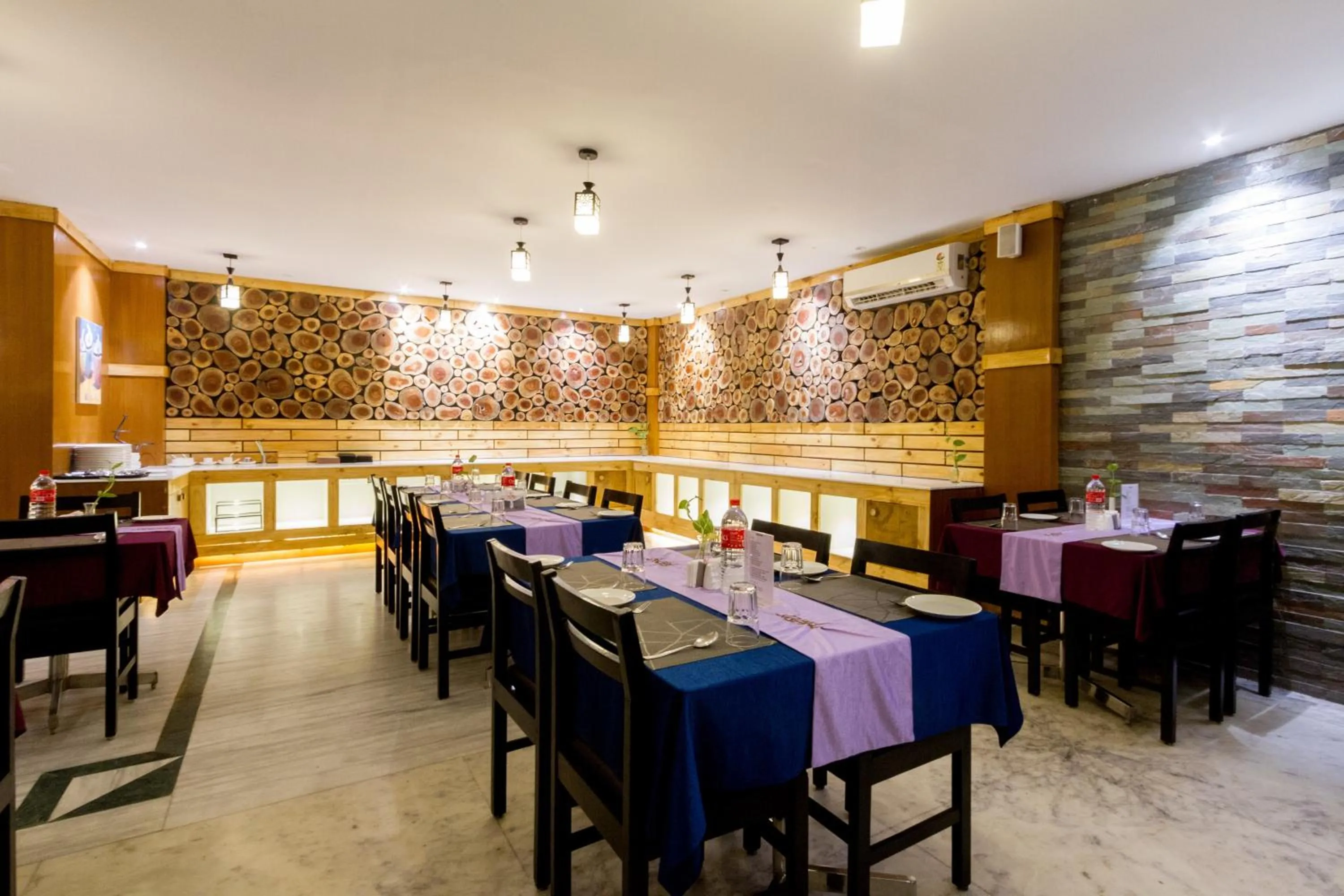 Restaurant/places to eat in Hotel Southern Residency- near to SIPCOT