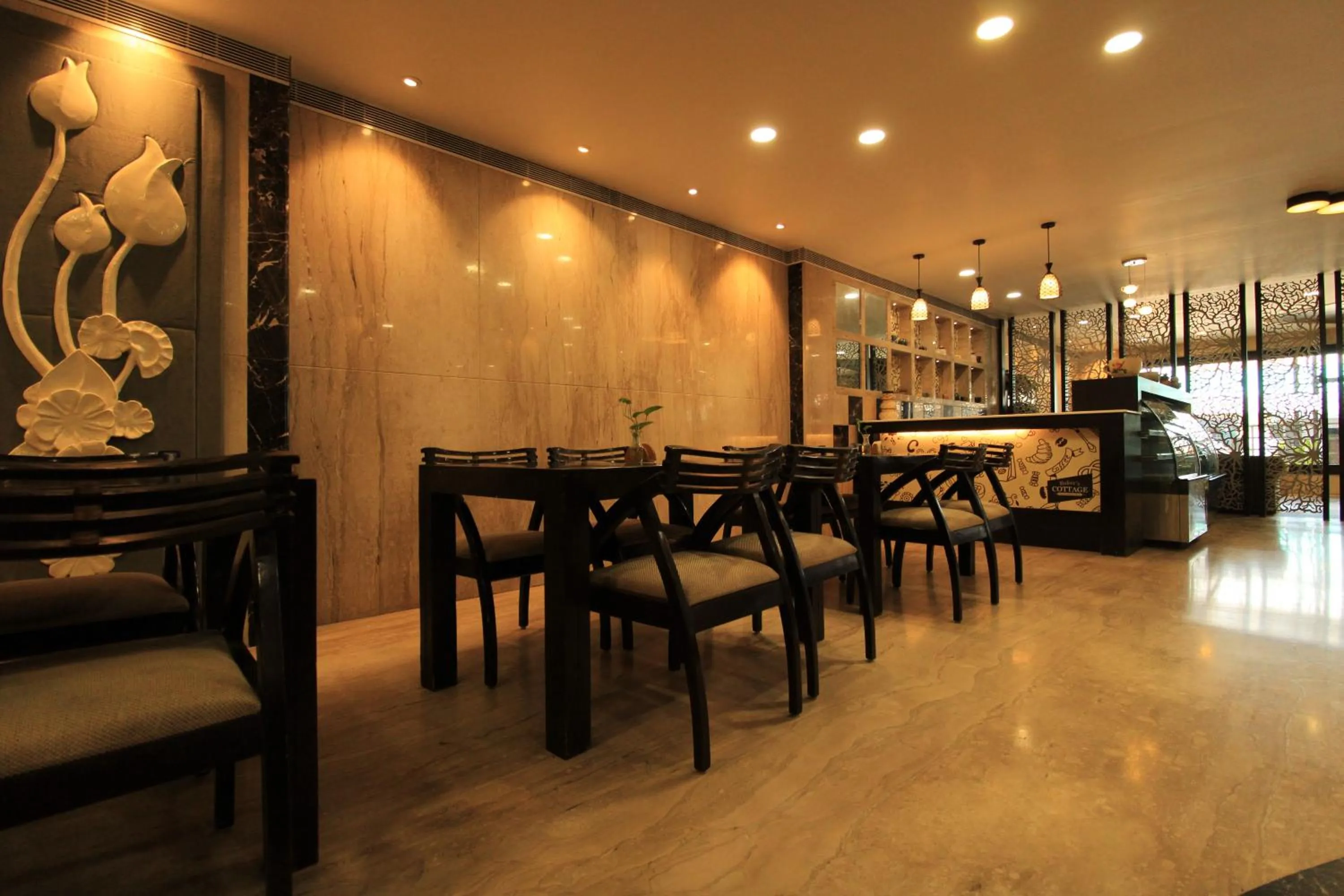 Restaurant/places to eat in Hotel Southern Residency- near to SIPCOT