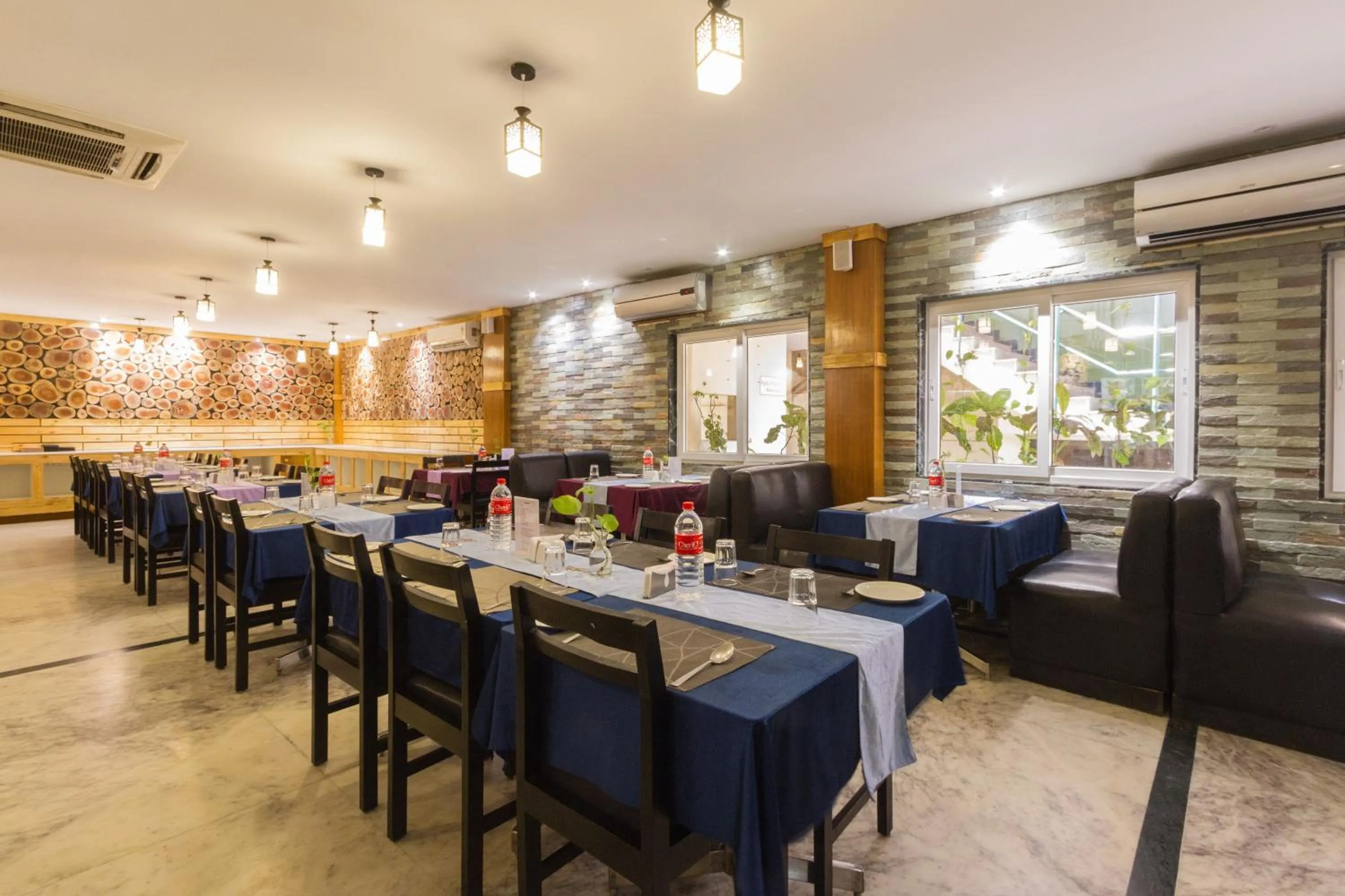 Restaurant/places to eat in Hotel Southern Residency- near to SIPCOT