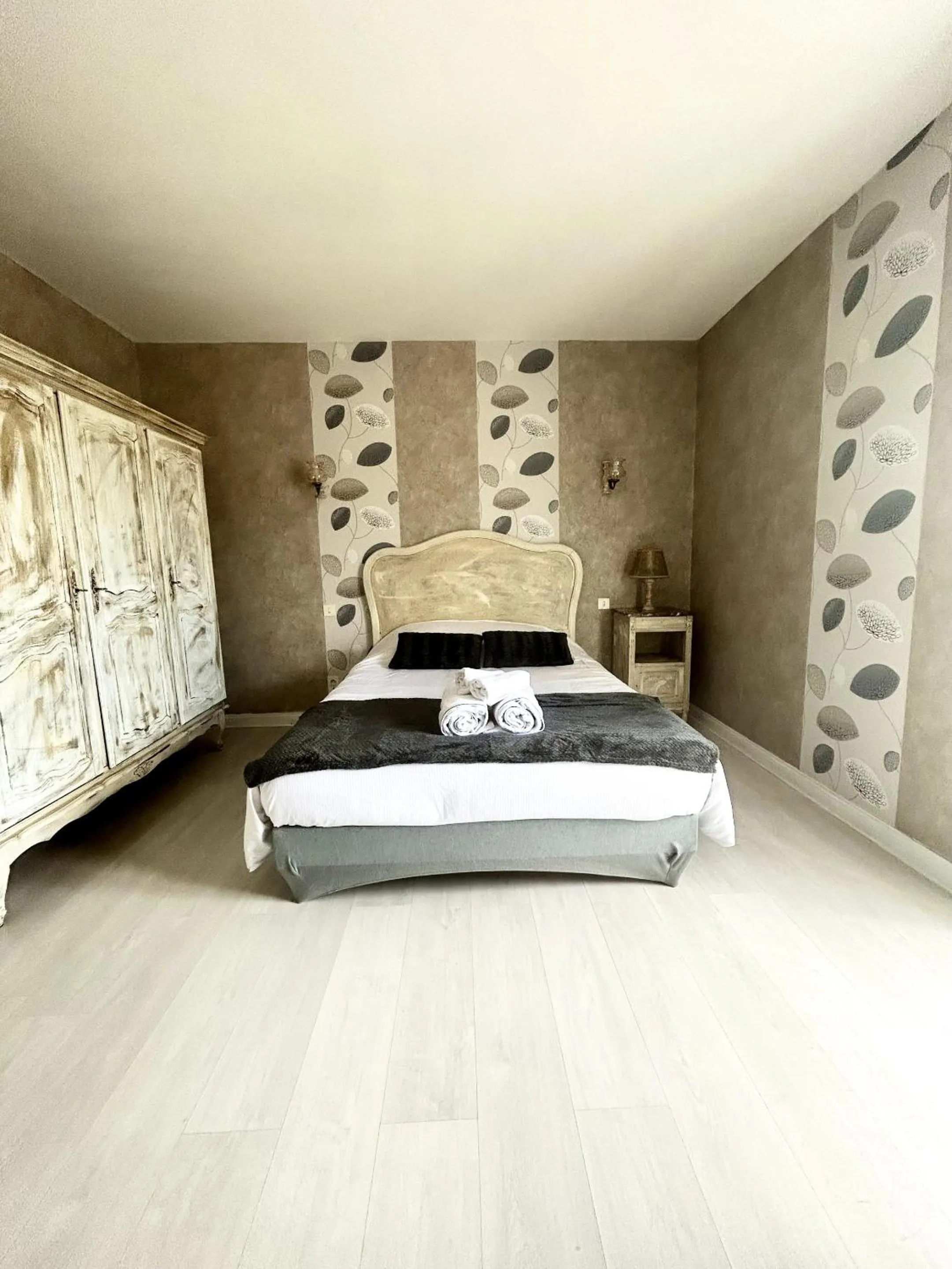 Bedroom, Bed in Hotel Central