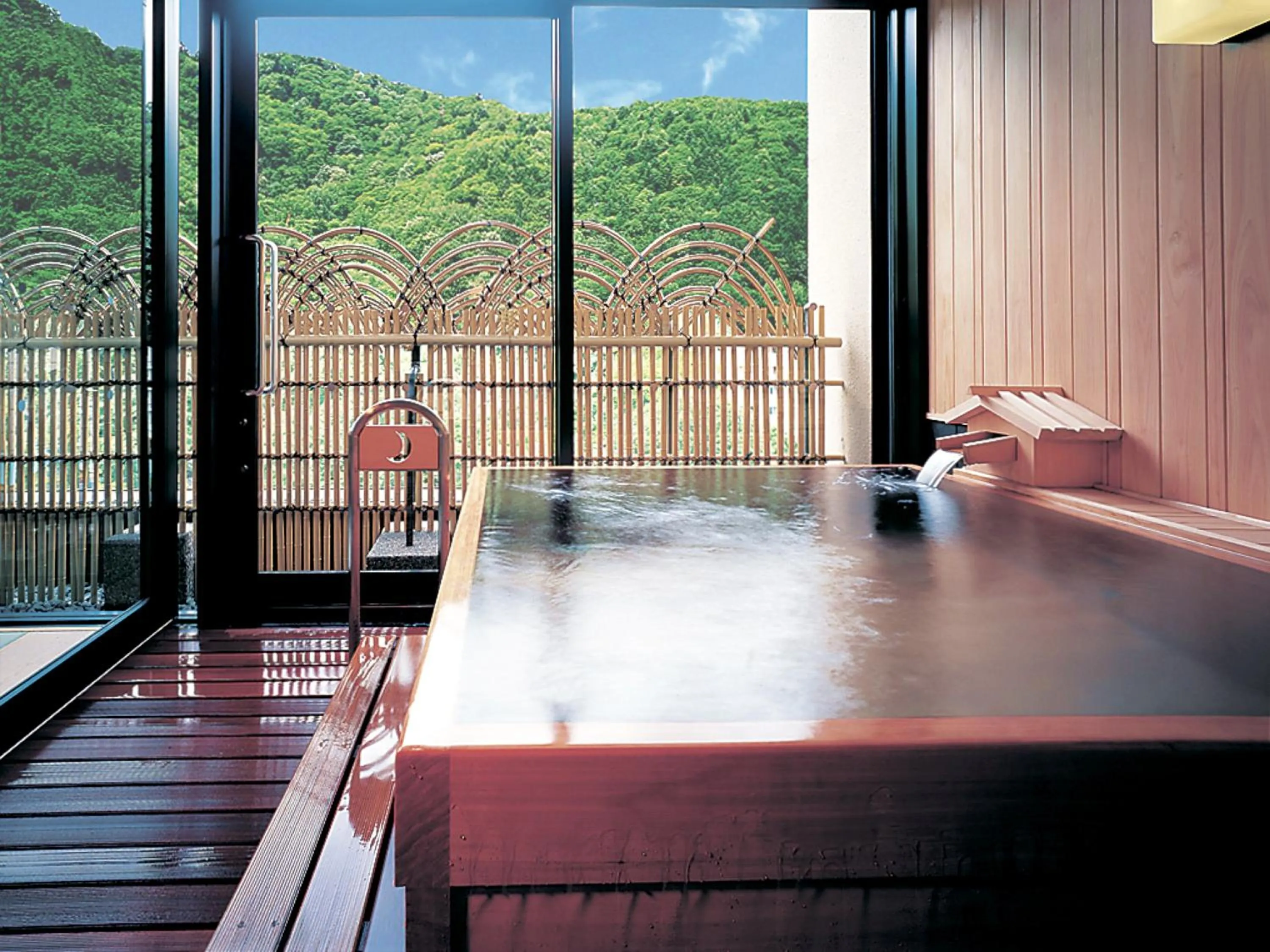 Hot Spring Bath in HanaMOMIJI