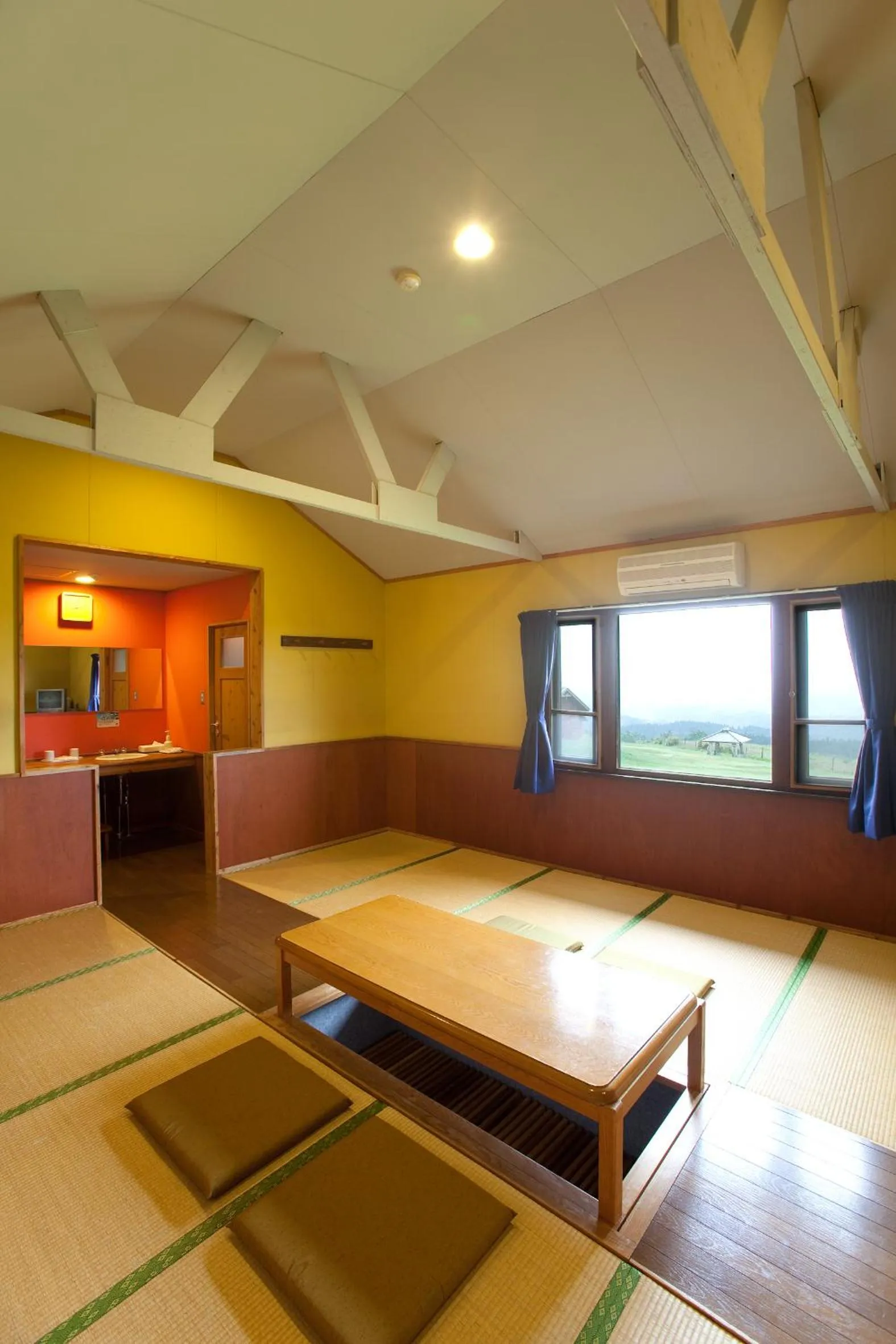 Photo of the whole room in Kuju Kogen Cottage