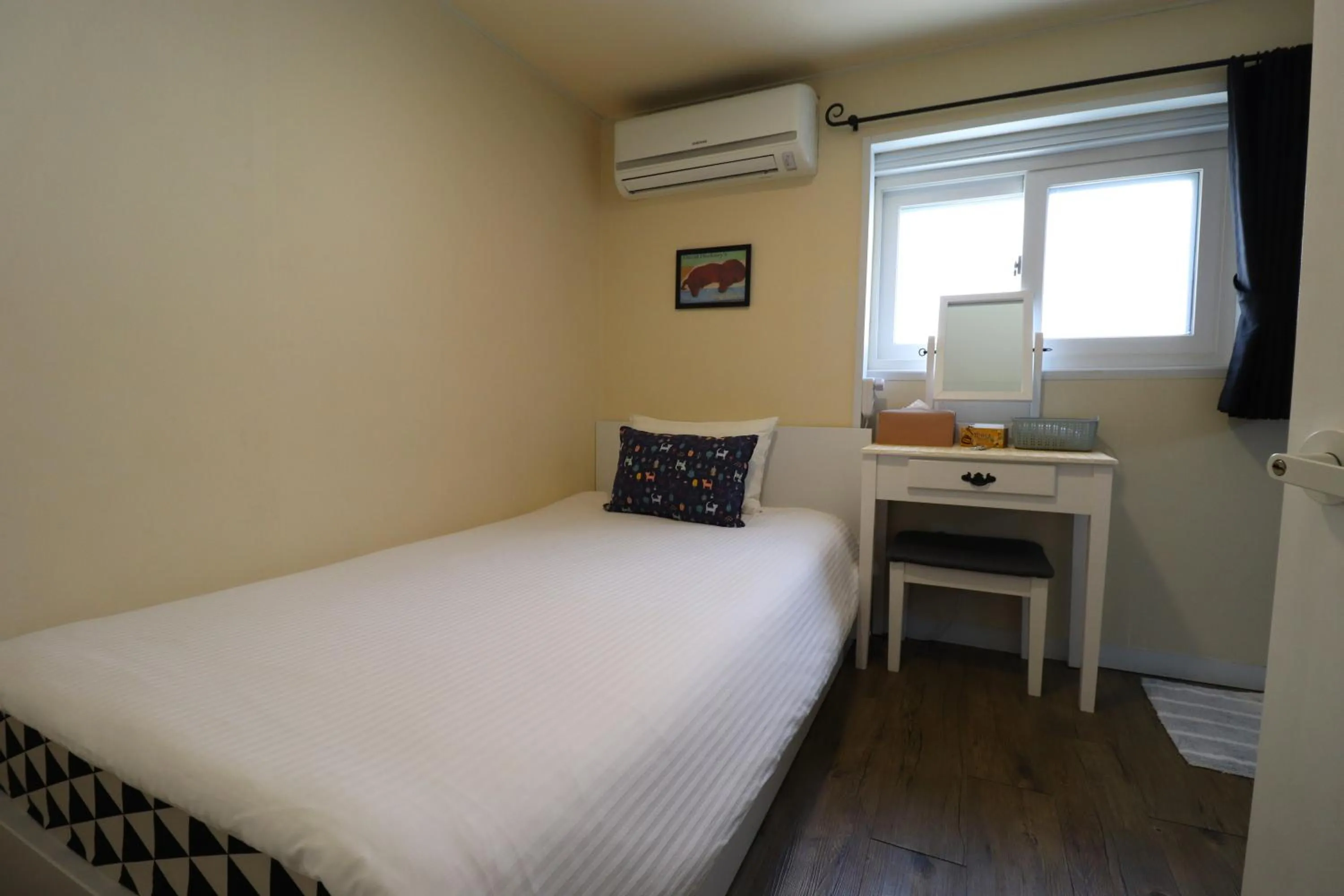 Photo of the whole room, Bed in Just4u Guesthouse