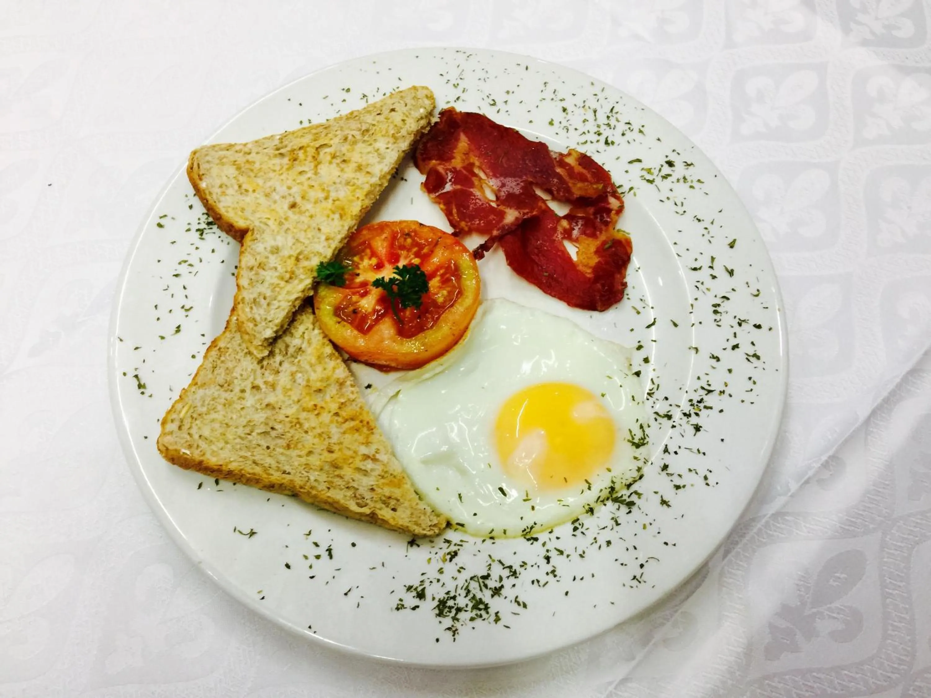 Food and drinks in Waterkloof Guest House