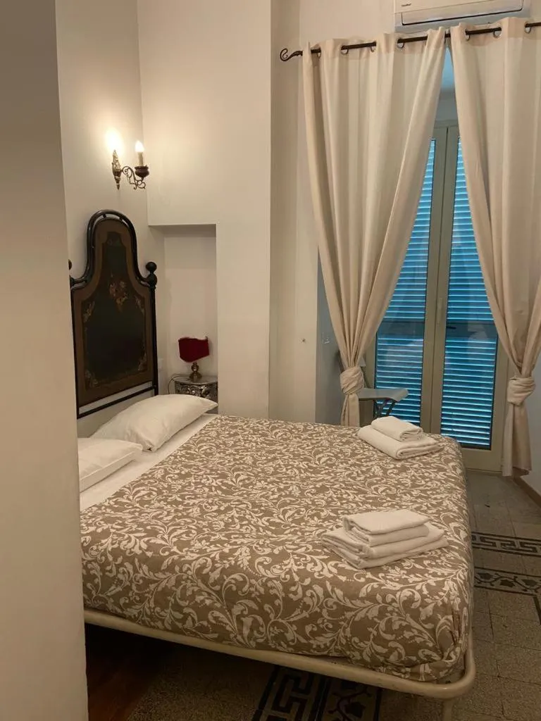 Bedroom, Bed in Vatican Leone IV