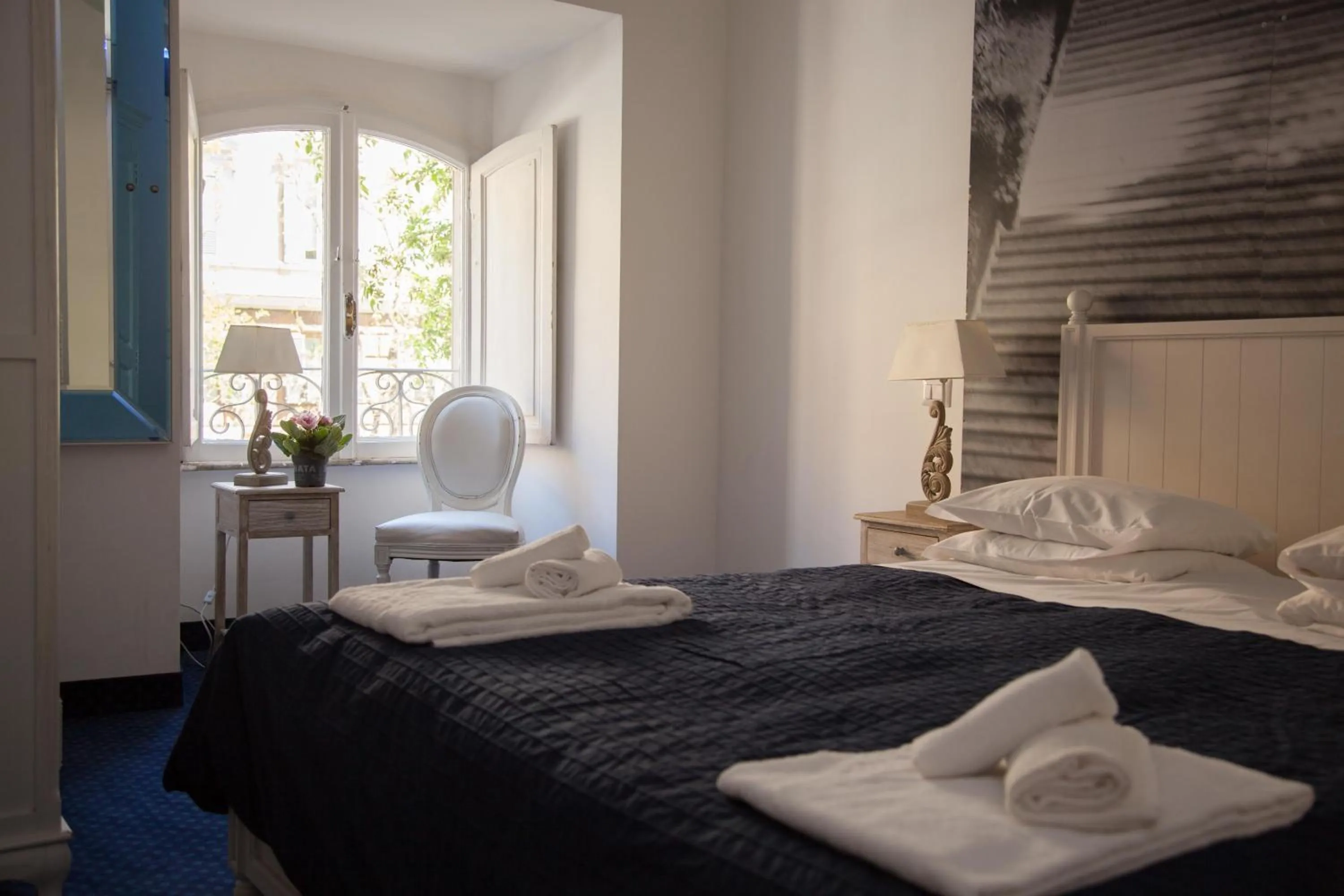 Photo of the whole room, Bed in Vatican Leone IV