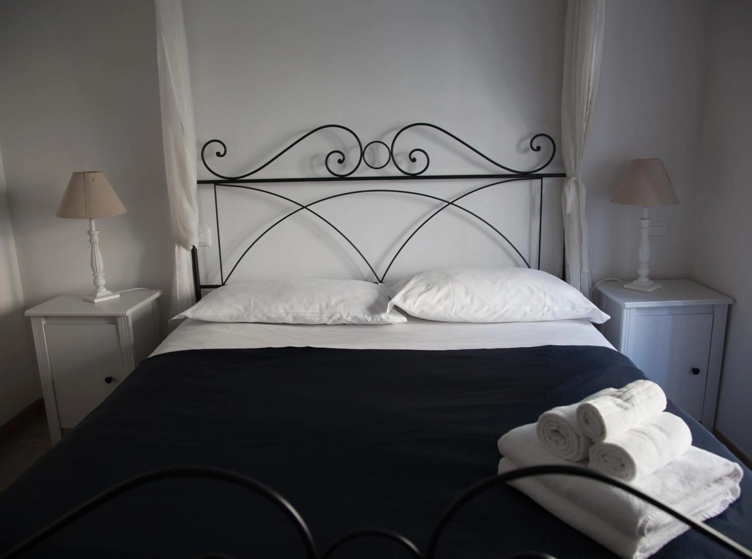 Photo of the whole room, Bed in Vatican Leone IV