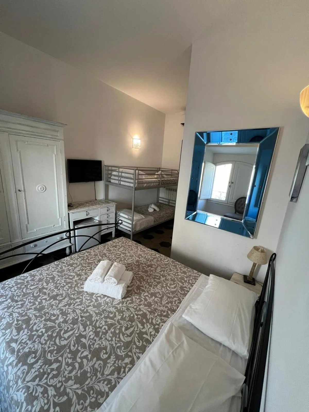 Bedroom, Bed in Vatican Leone IV