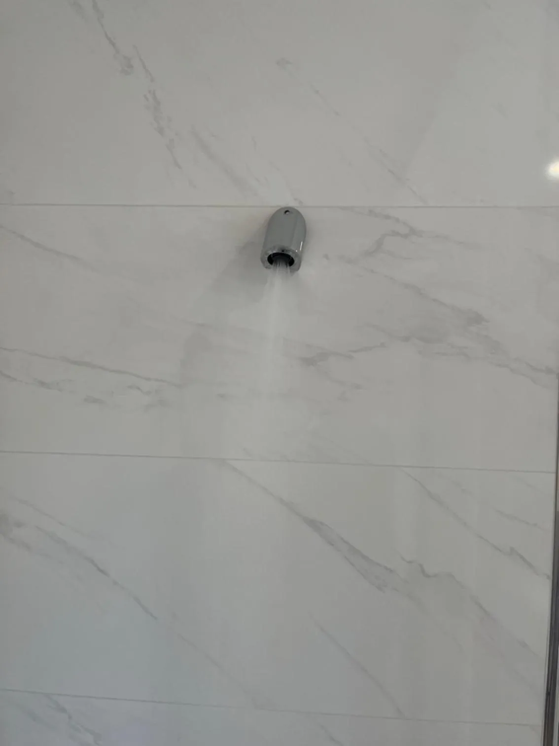 Shower in Ameixial Suites