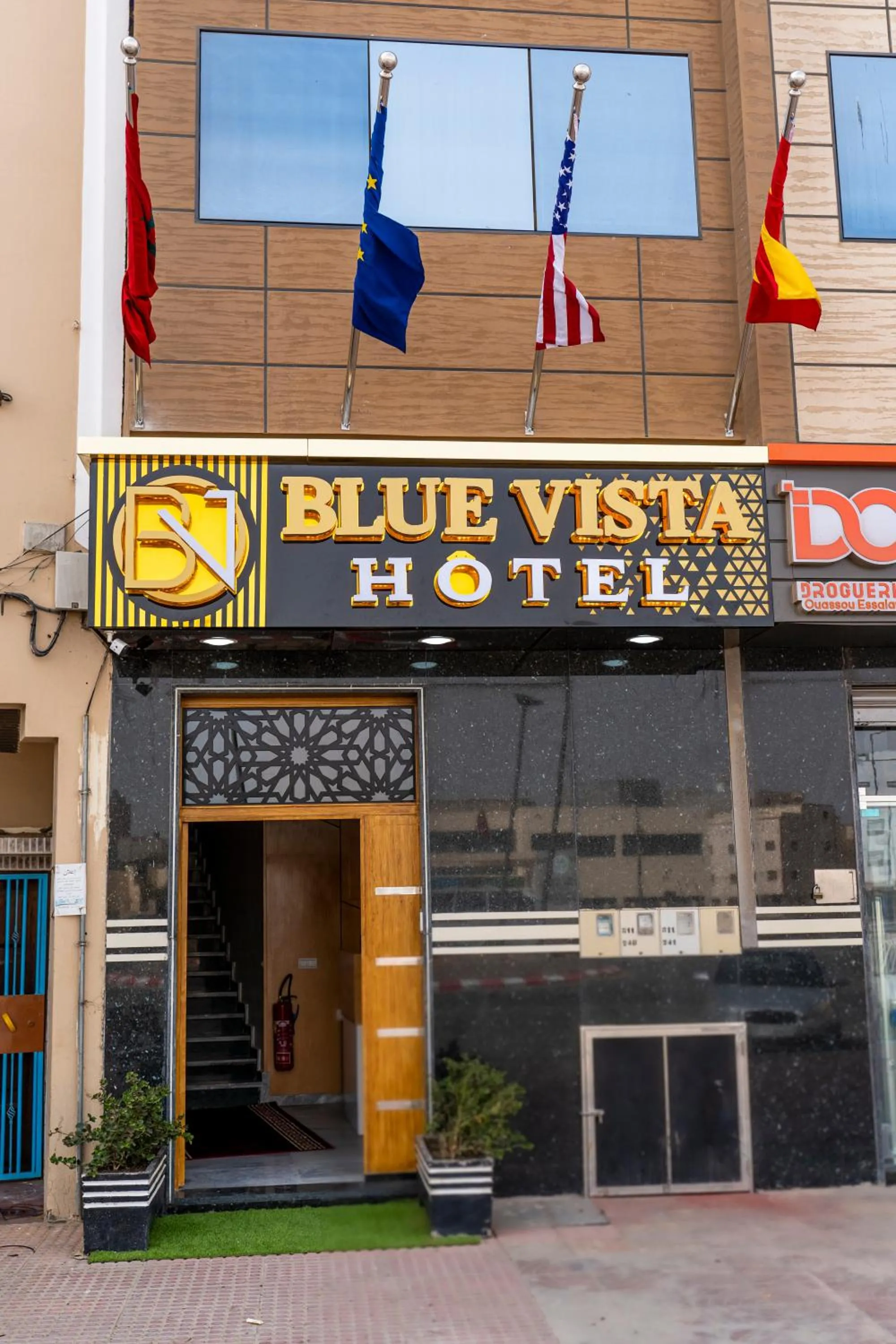 Blue Vista Hotel