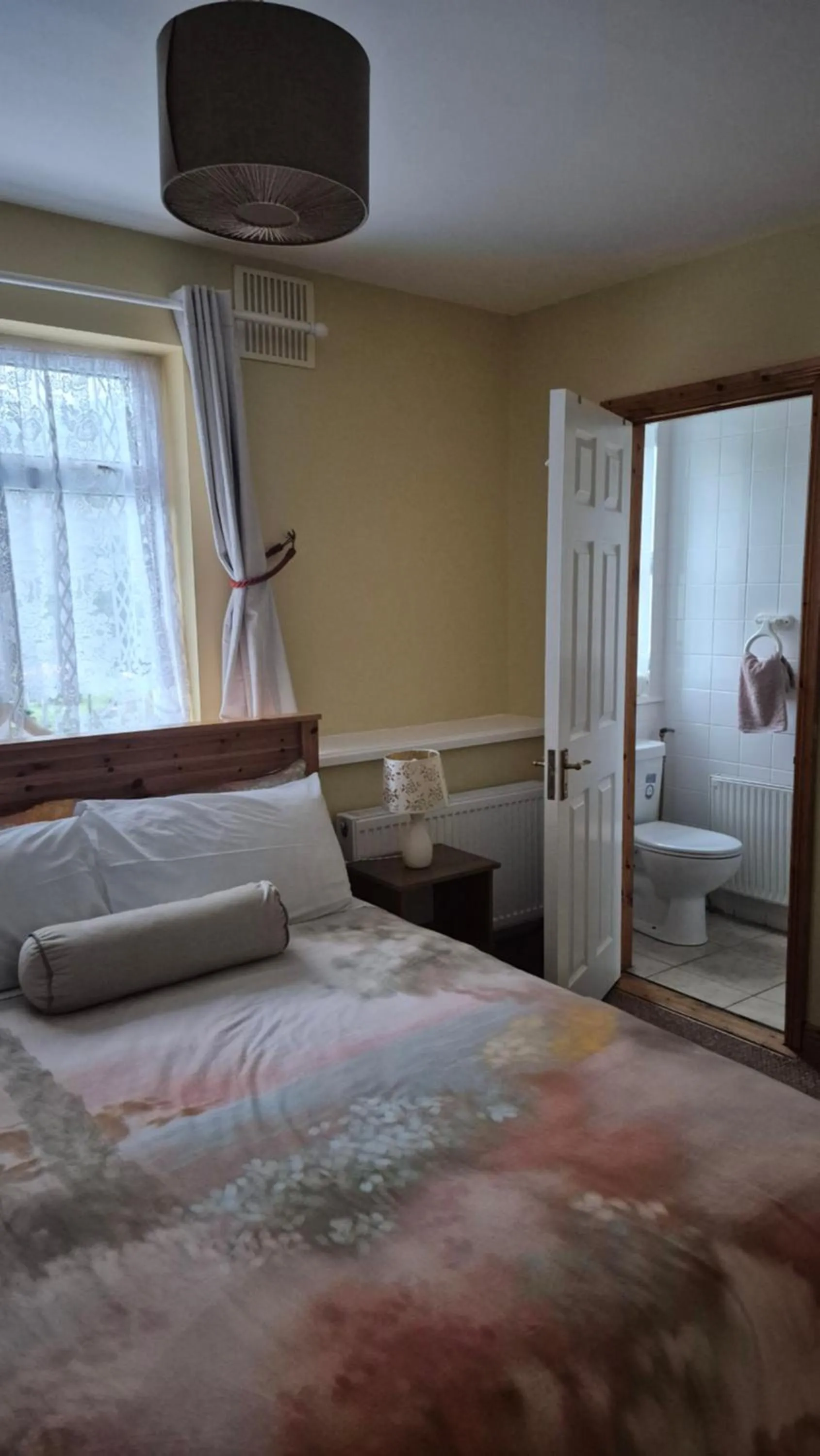 Bed in Coolalingo B&B