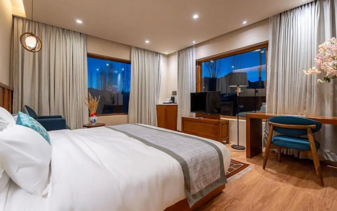 Bed in Hotel Ladakh Heights