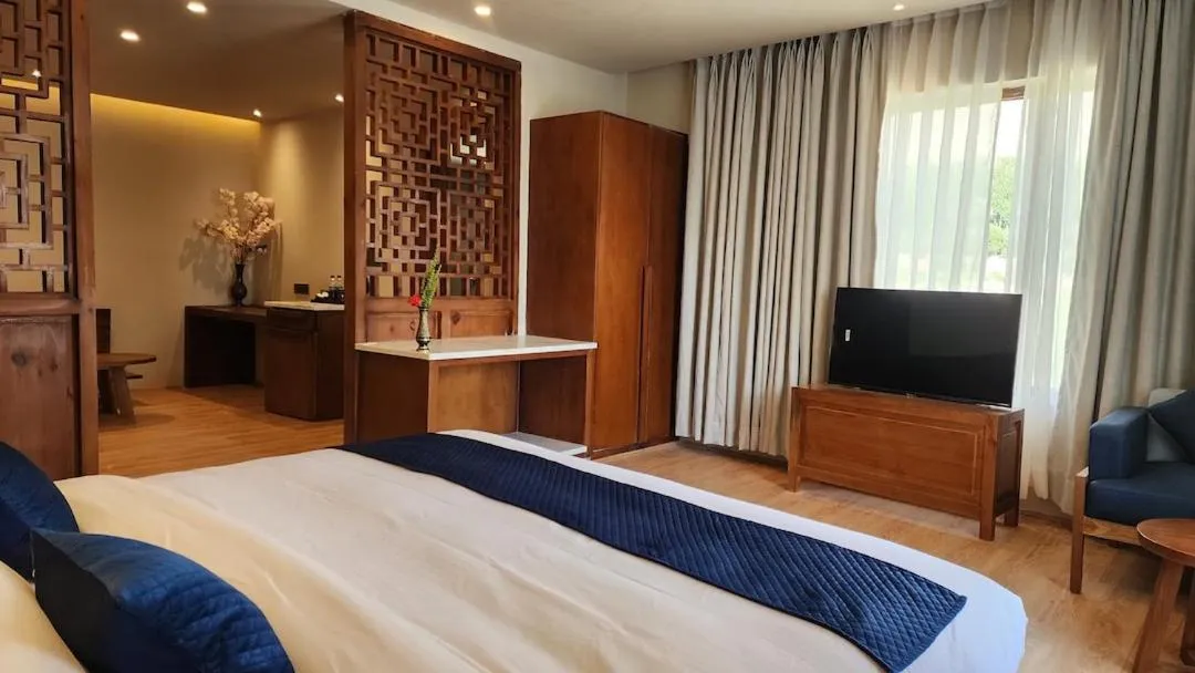 Communal lounge/ TV room in Hotel Ladakh Heights