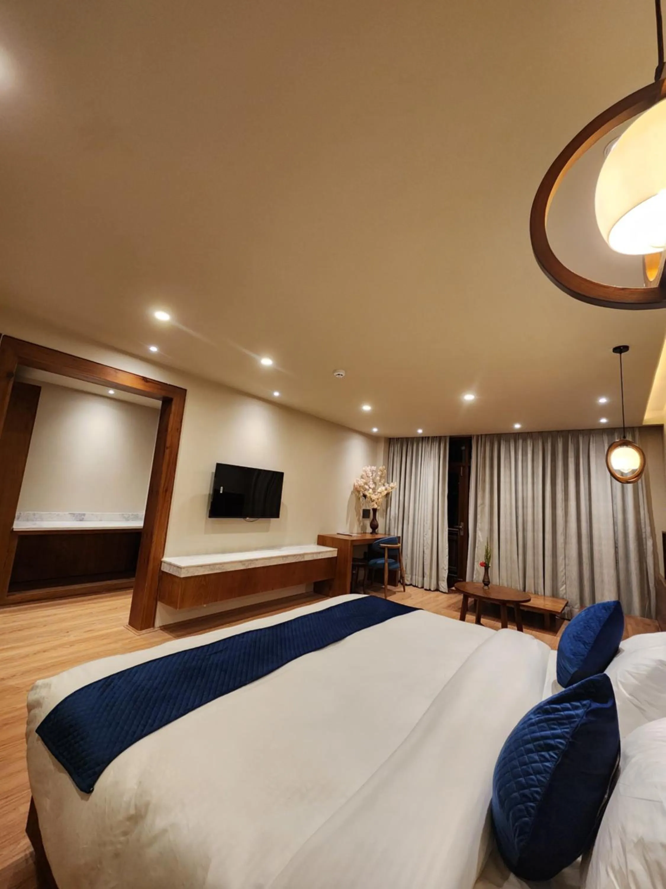 Communal lounge/ TV room in Hotel Ladakh Heights