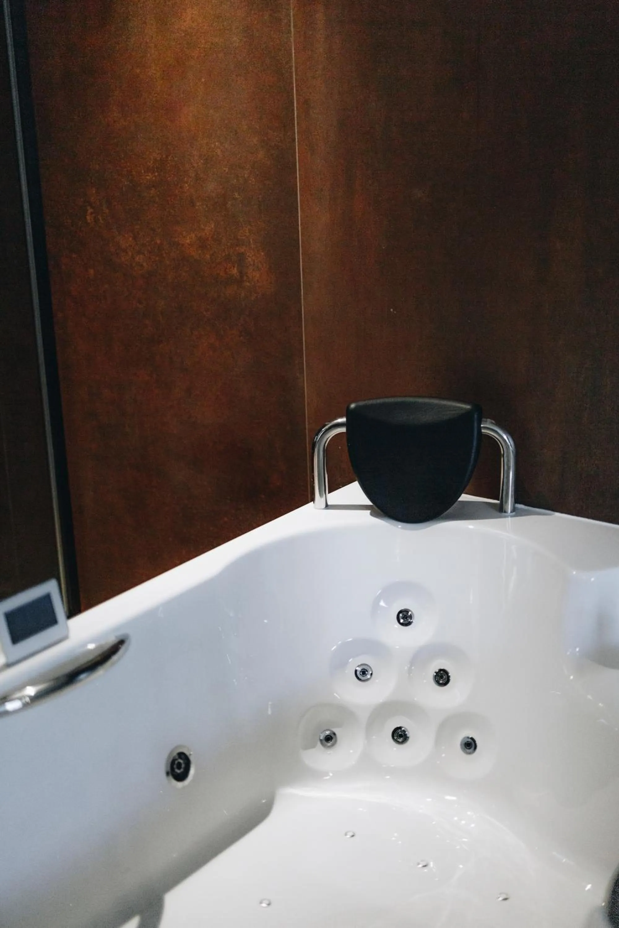 Hot Tub in CC Nomie Hôtel Restaurant