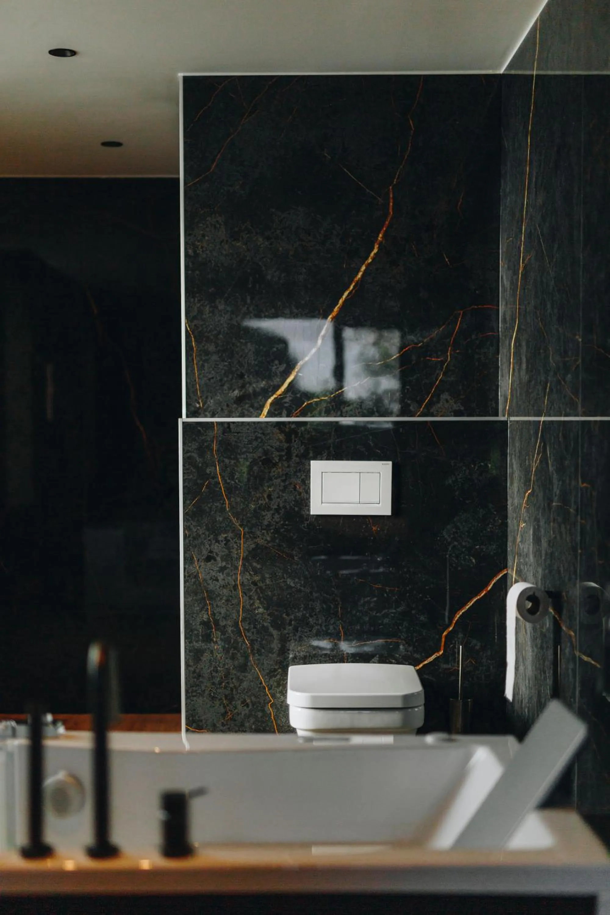 Toilet in CC Nomie Hôtel Restaurant