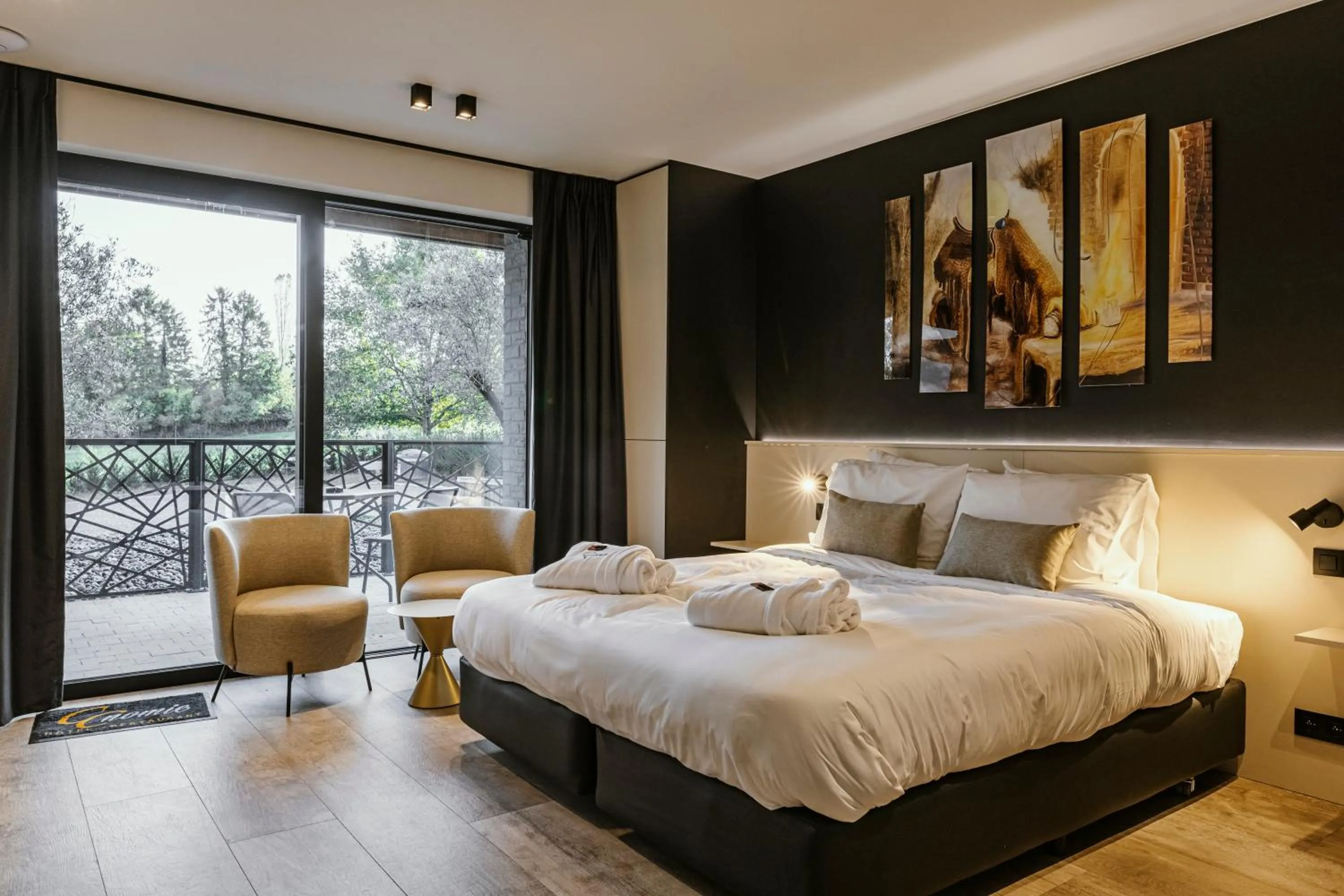 Bedroom, Bed in CC Nomie Hôtel Restaurant