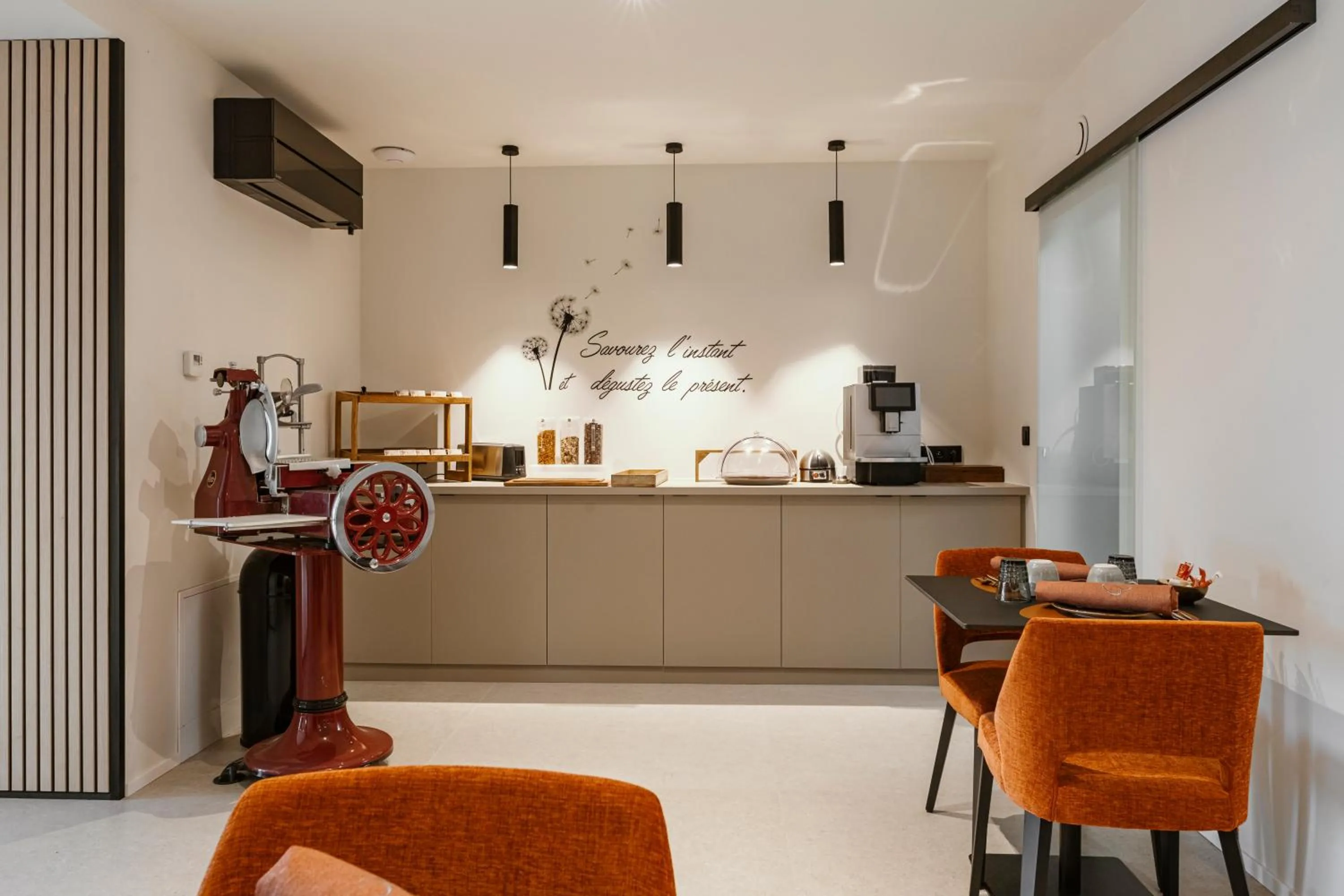 Buffet breakfast in CC Nomie Hôtel Restaurant