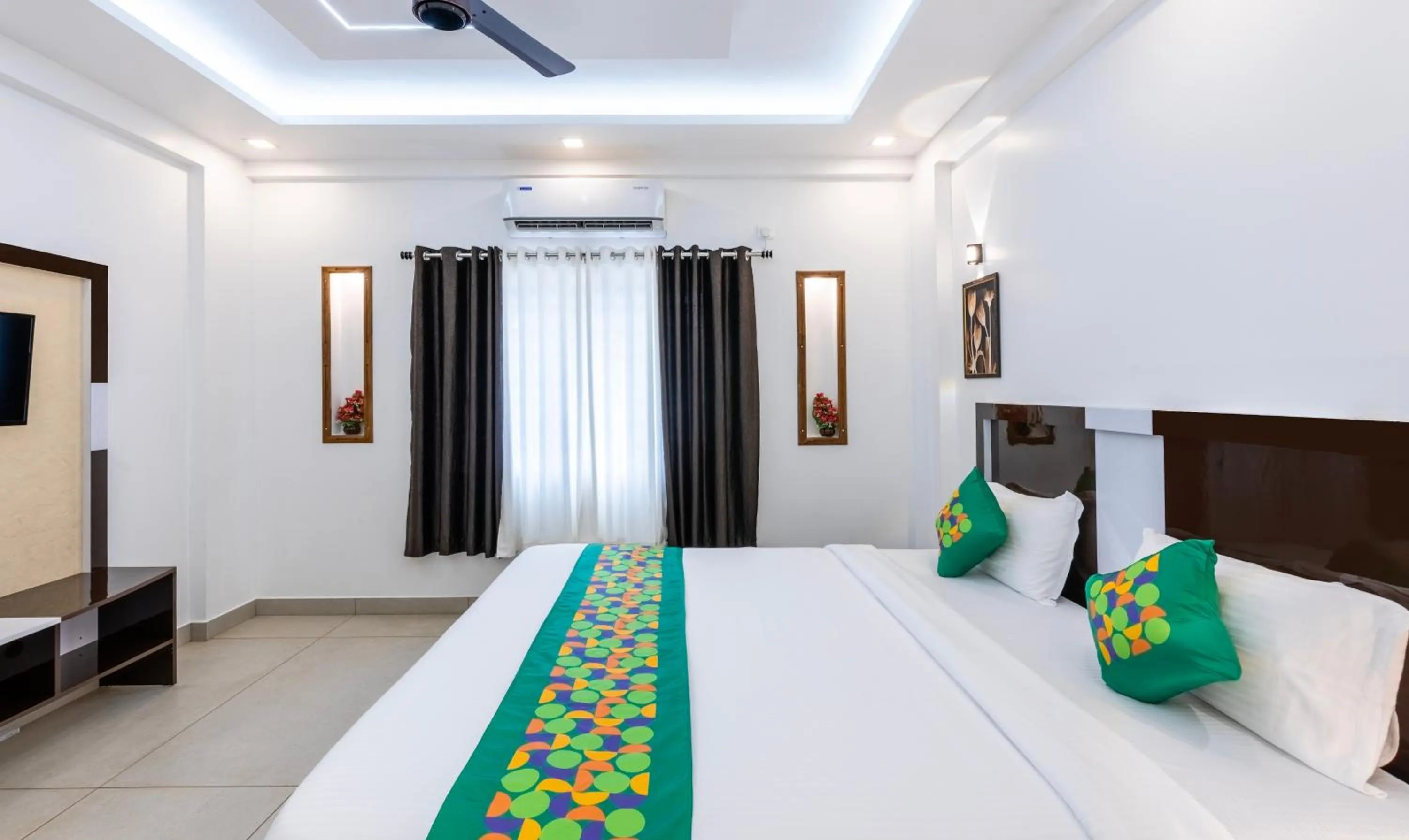 Bedroom, Bed in Treebo Premium Cochin Airport, 5 min From Cochin Airport