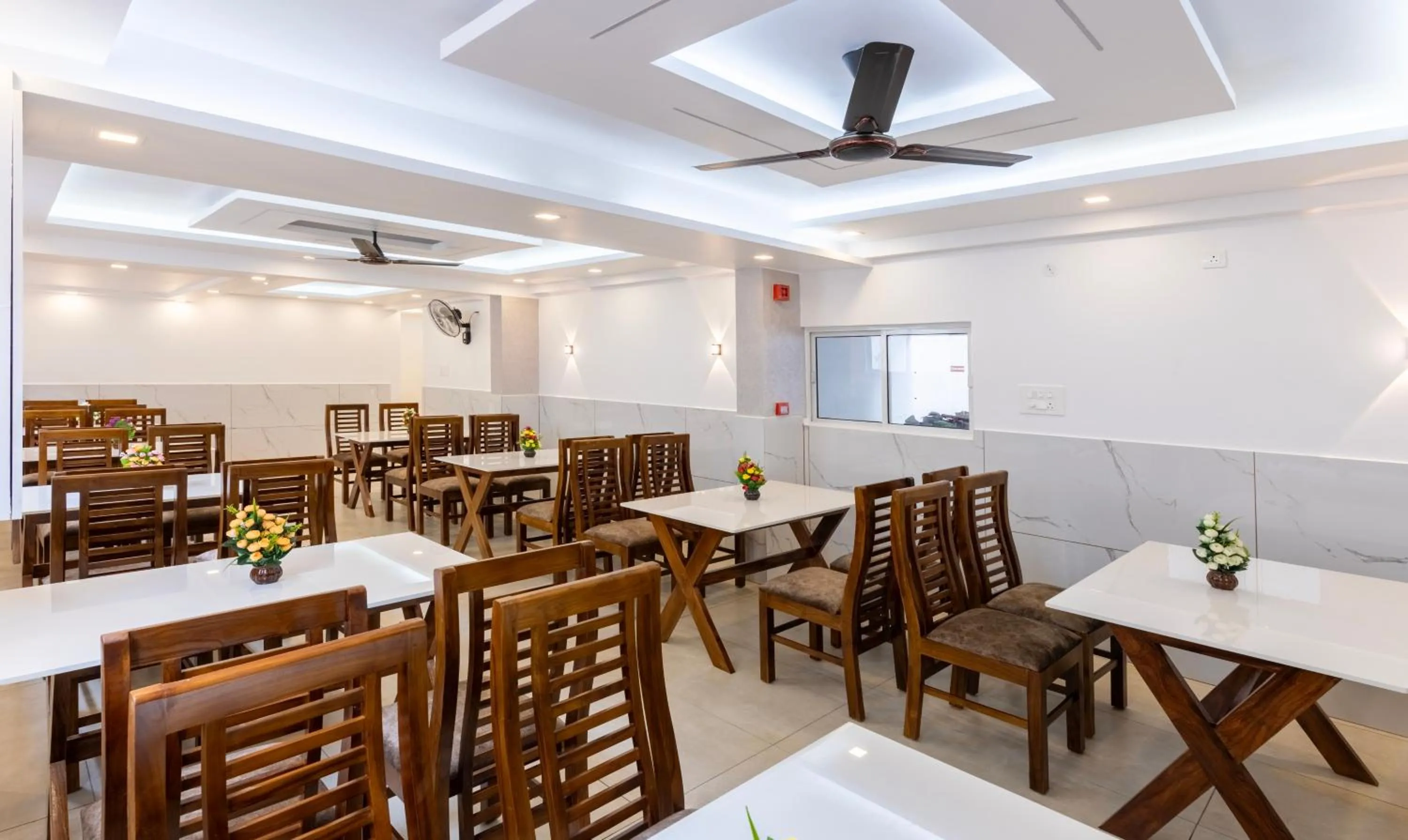 Restaurant/places to eat in Treebo Premium Cochin Airport, 5 min From Cochin Airport
