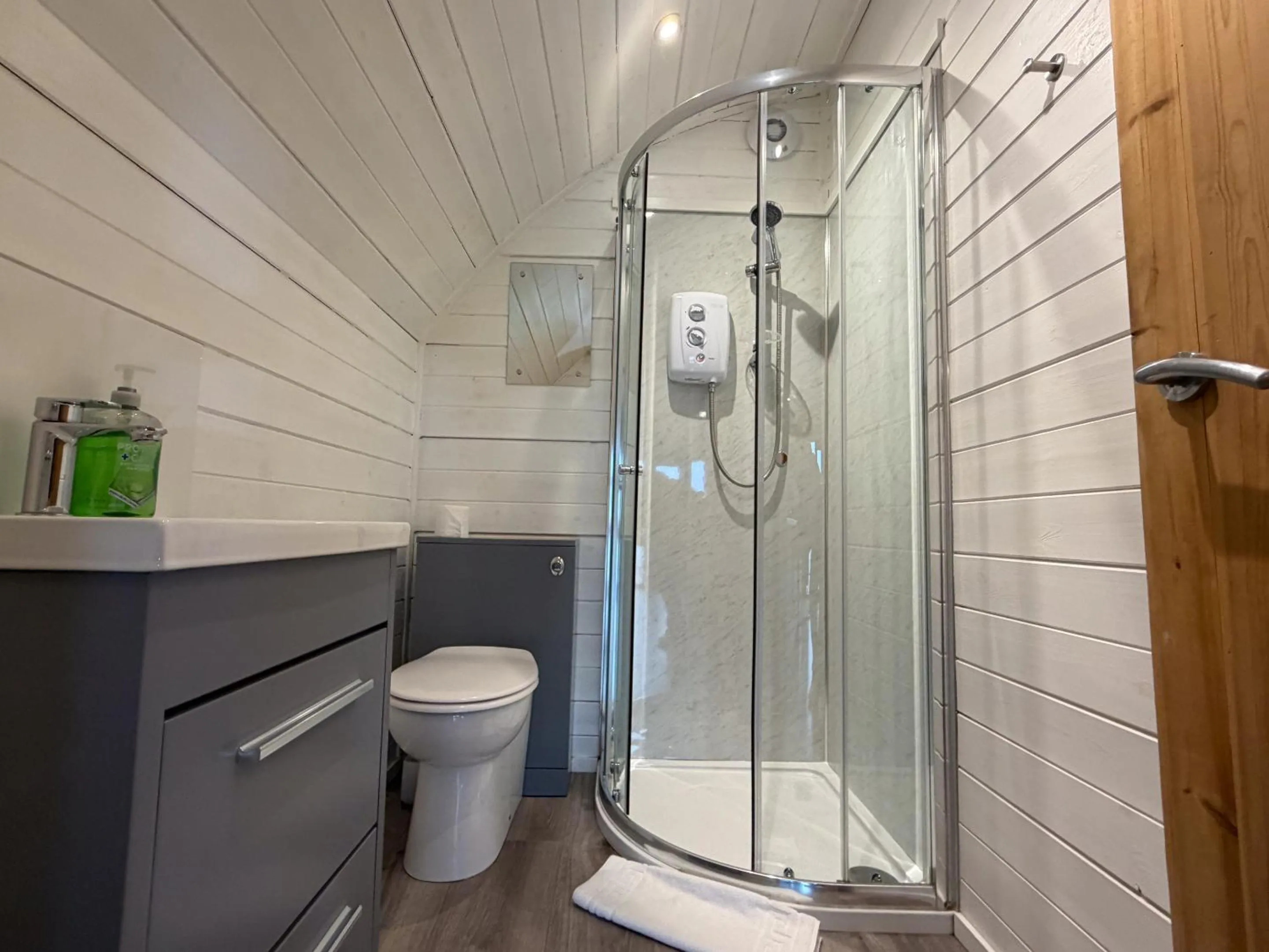 Bathroom in The Firs Country Park