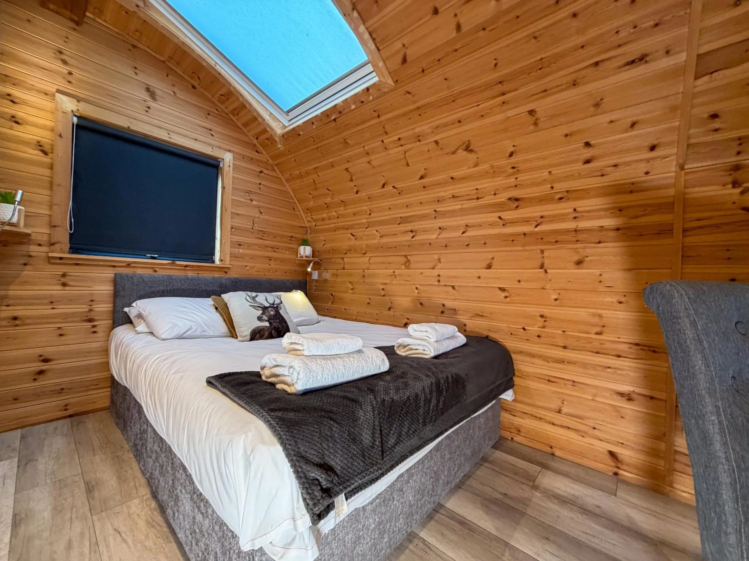 Bedroom, Bed in The Firs Country Park