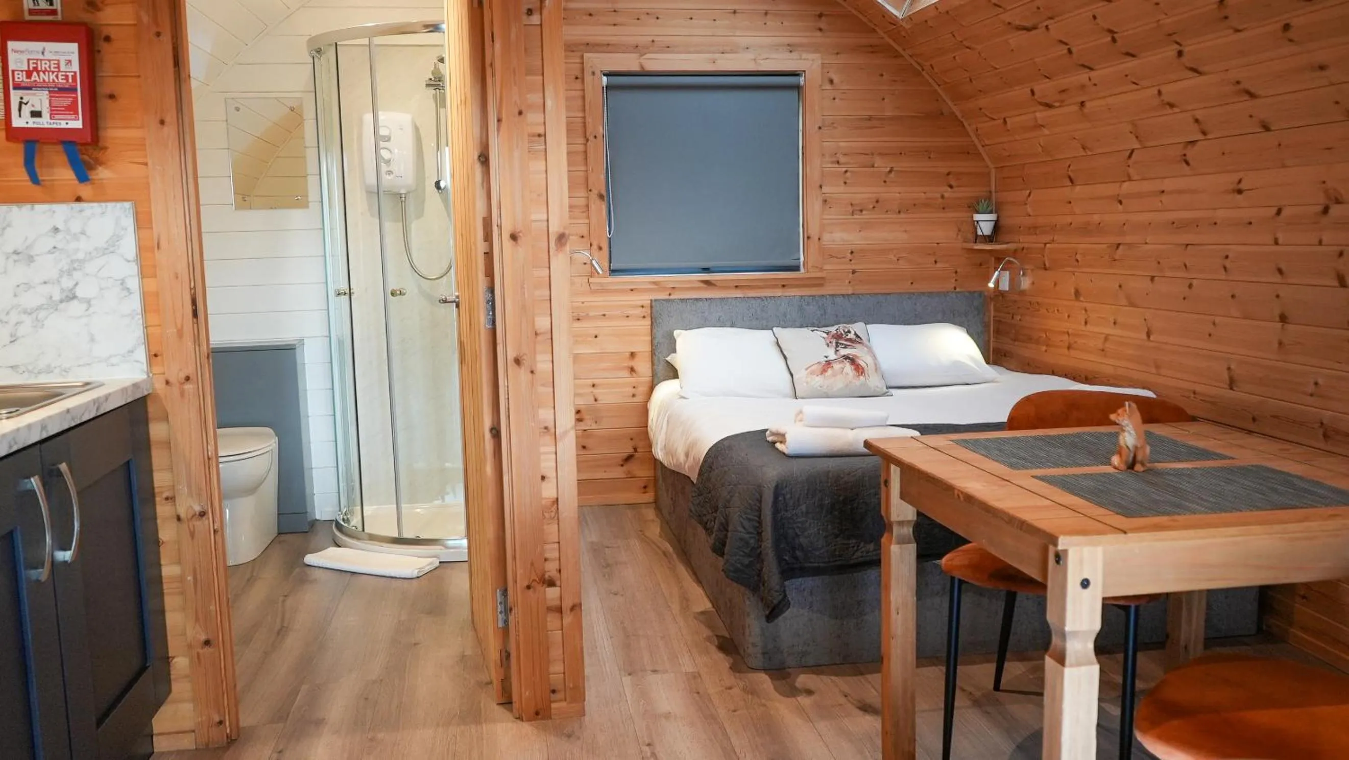 Bedroom, Bed in The Firs Country Park