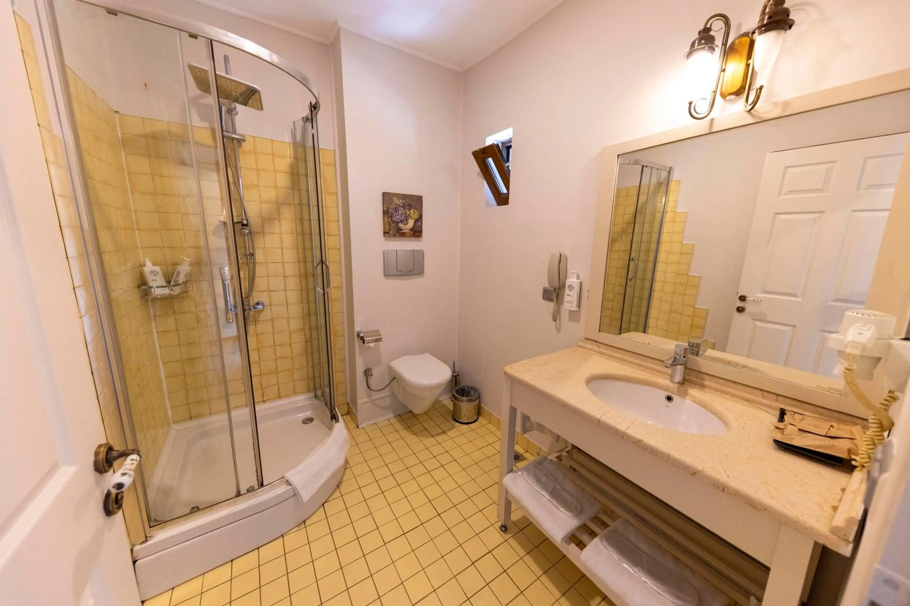 Shower in Elite World Village İstanbul Polonezköy