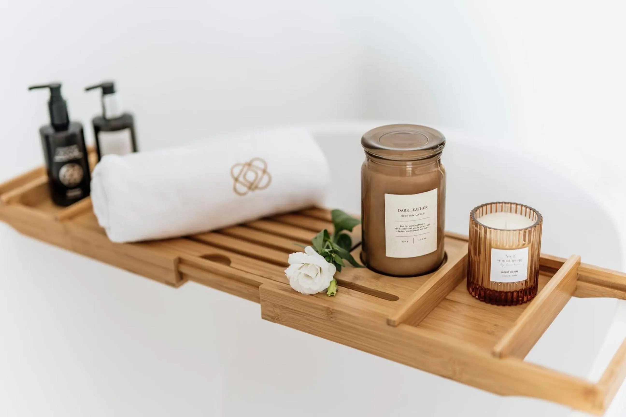 Bath in White Hills - LoftAffair Spa Collection