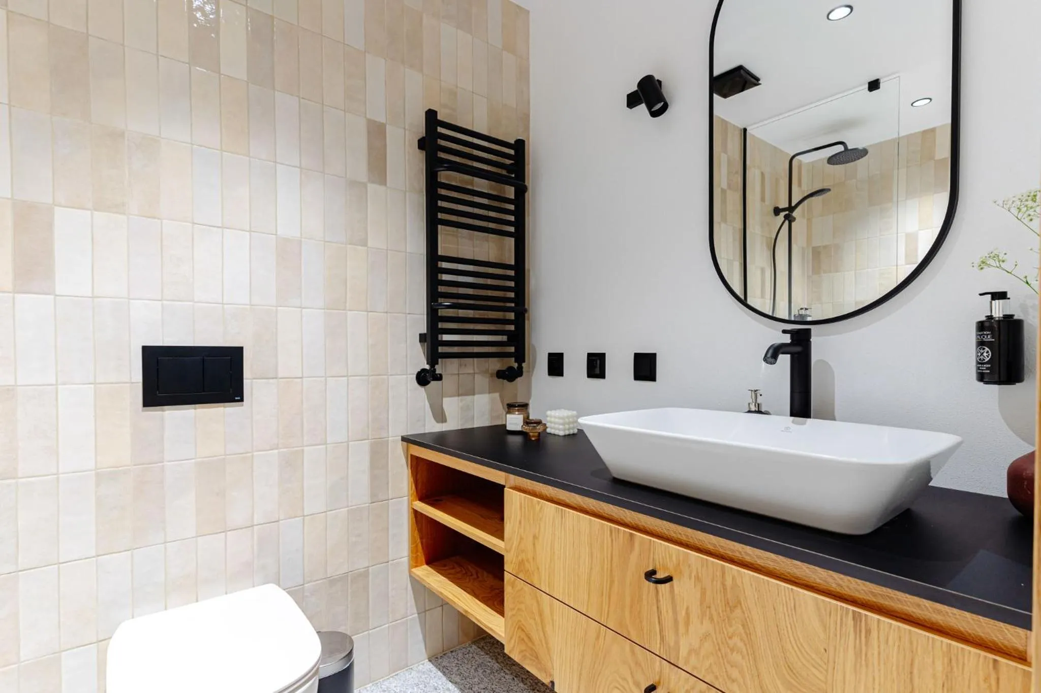 Shower in White Hills - LoftAffair Spa Collection