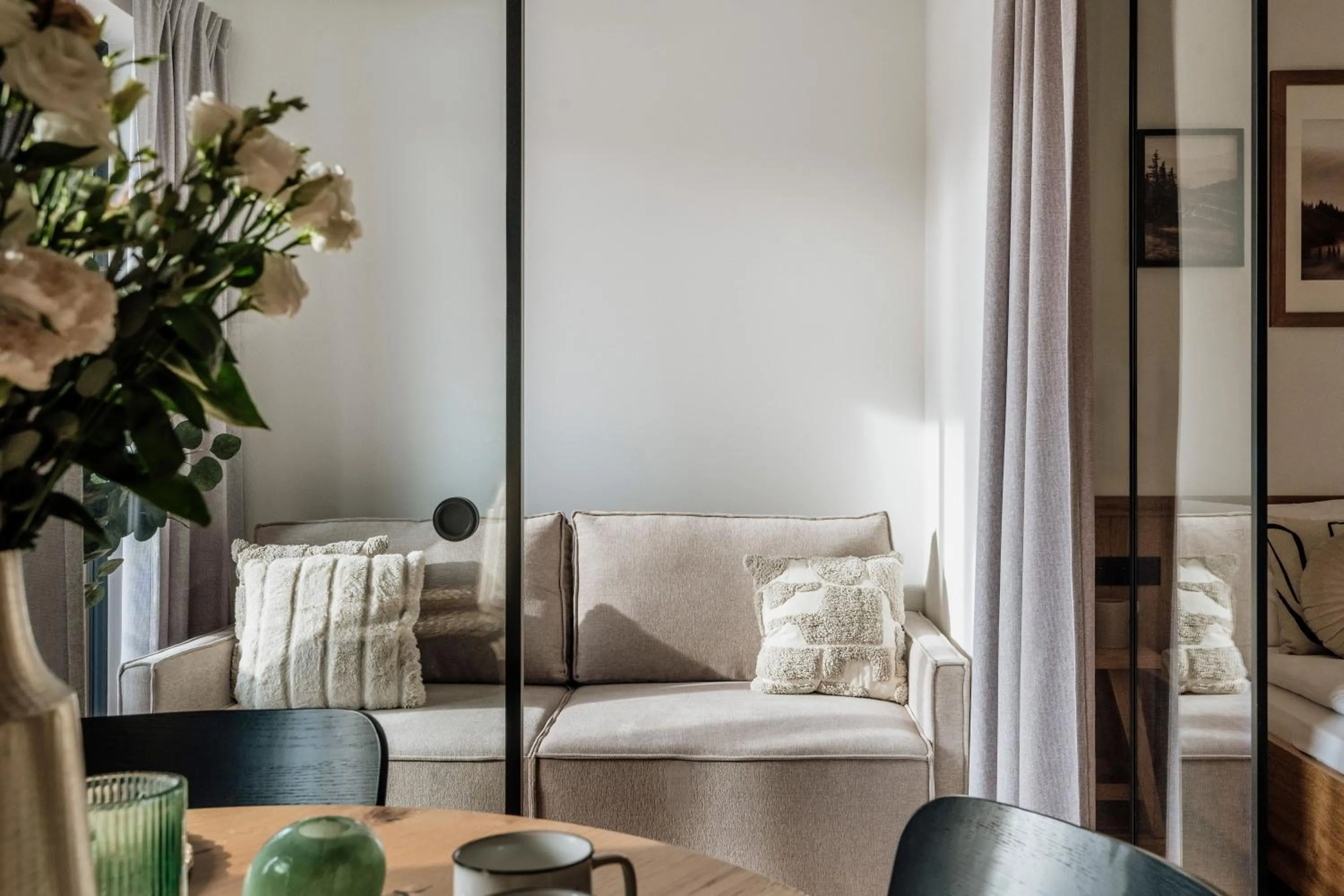 Living room in White Hills - LoftAffair Spa Collection