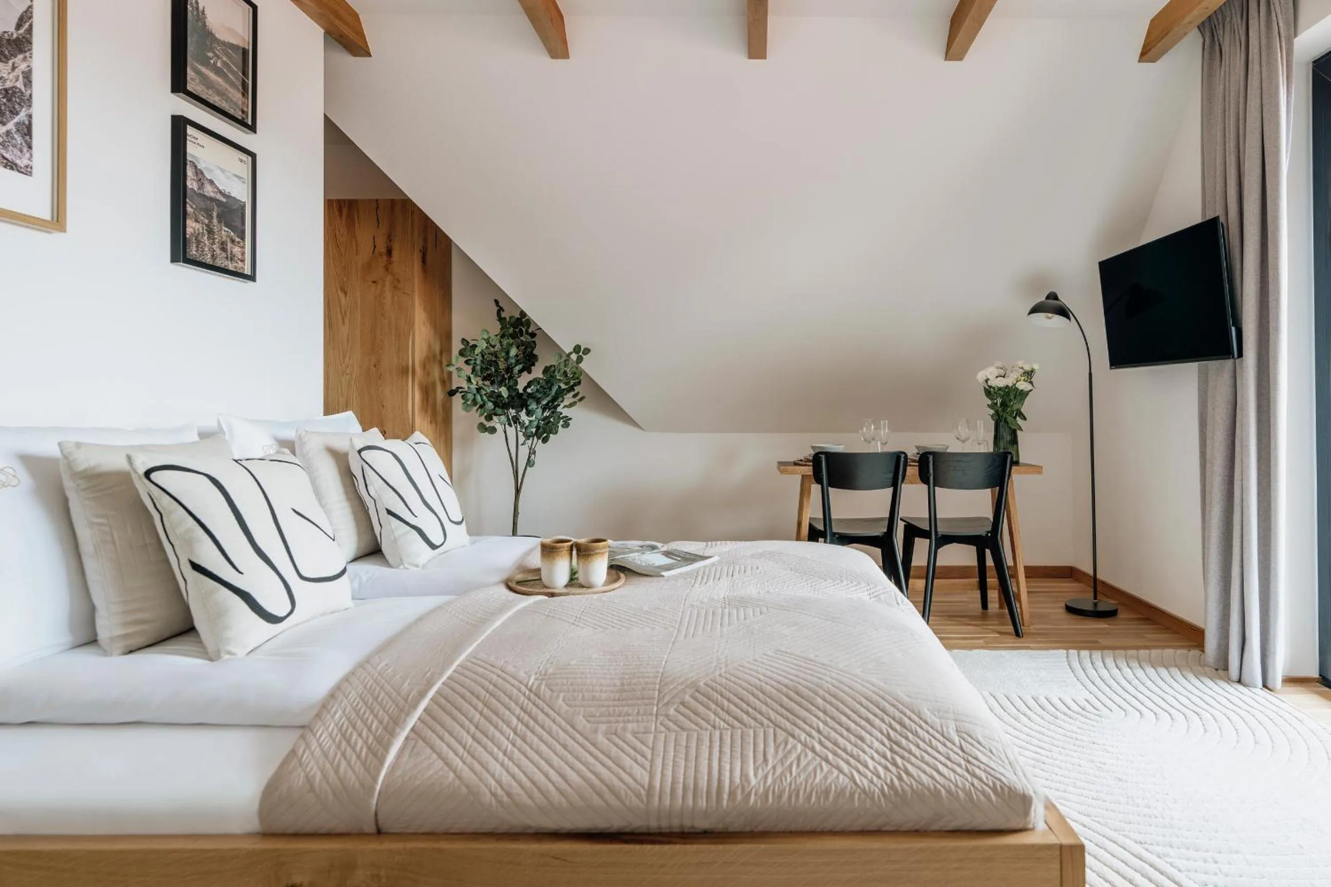 Bed in White Hills - LoftAffair Spa Collection