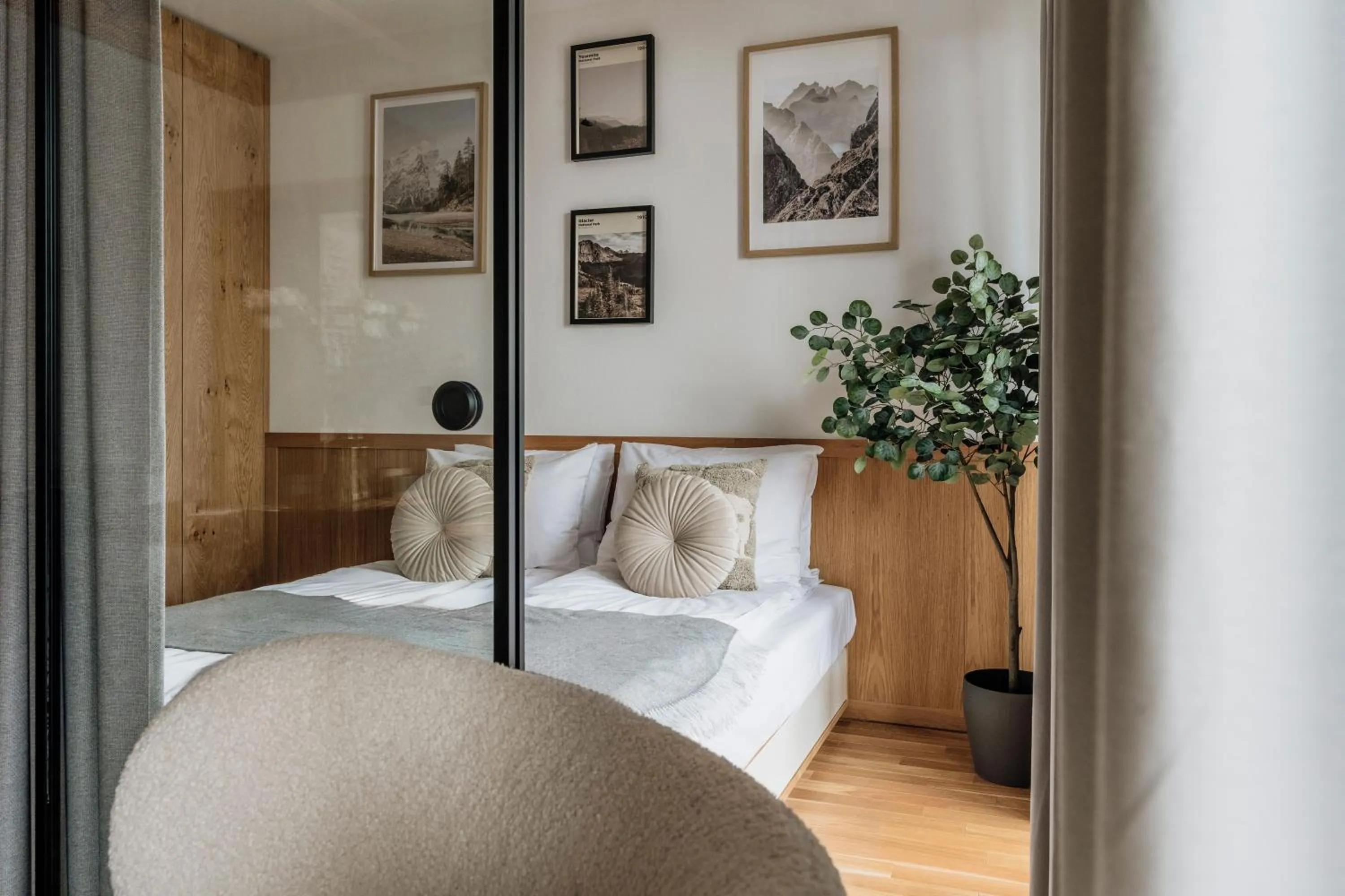 Bed in White Hills - LoftAffair Spa Collection