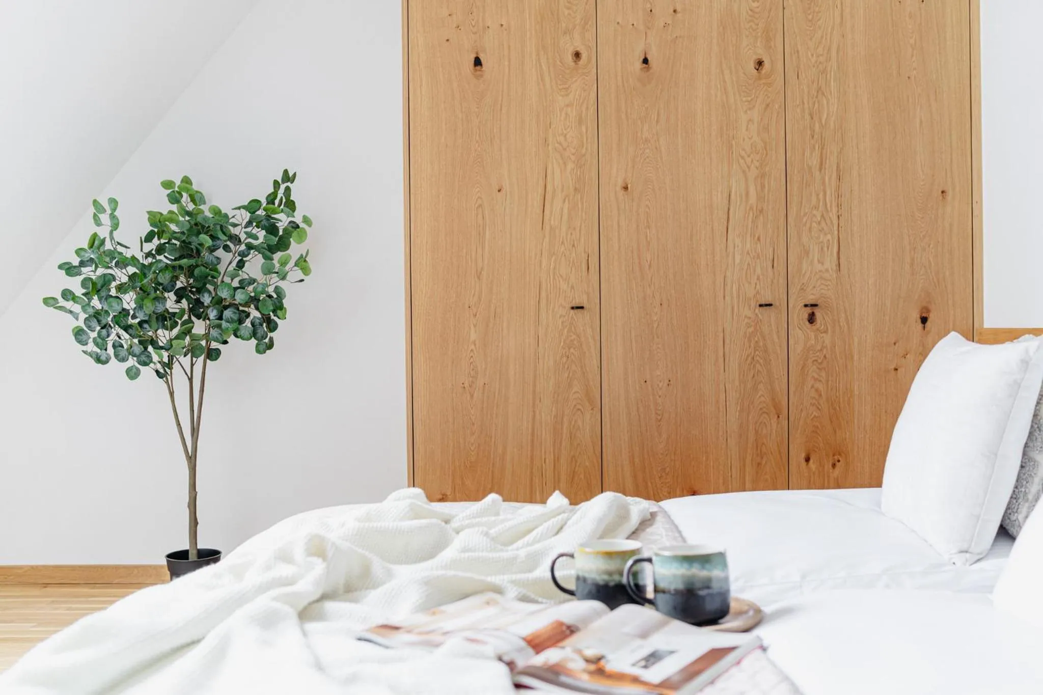 Bed in White Hills - LoftAffair Spa Collection