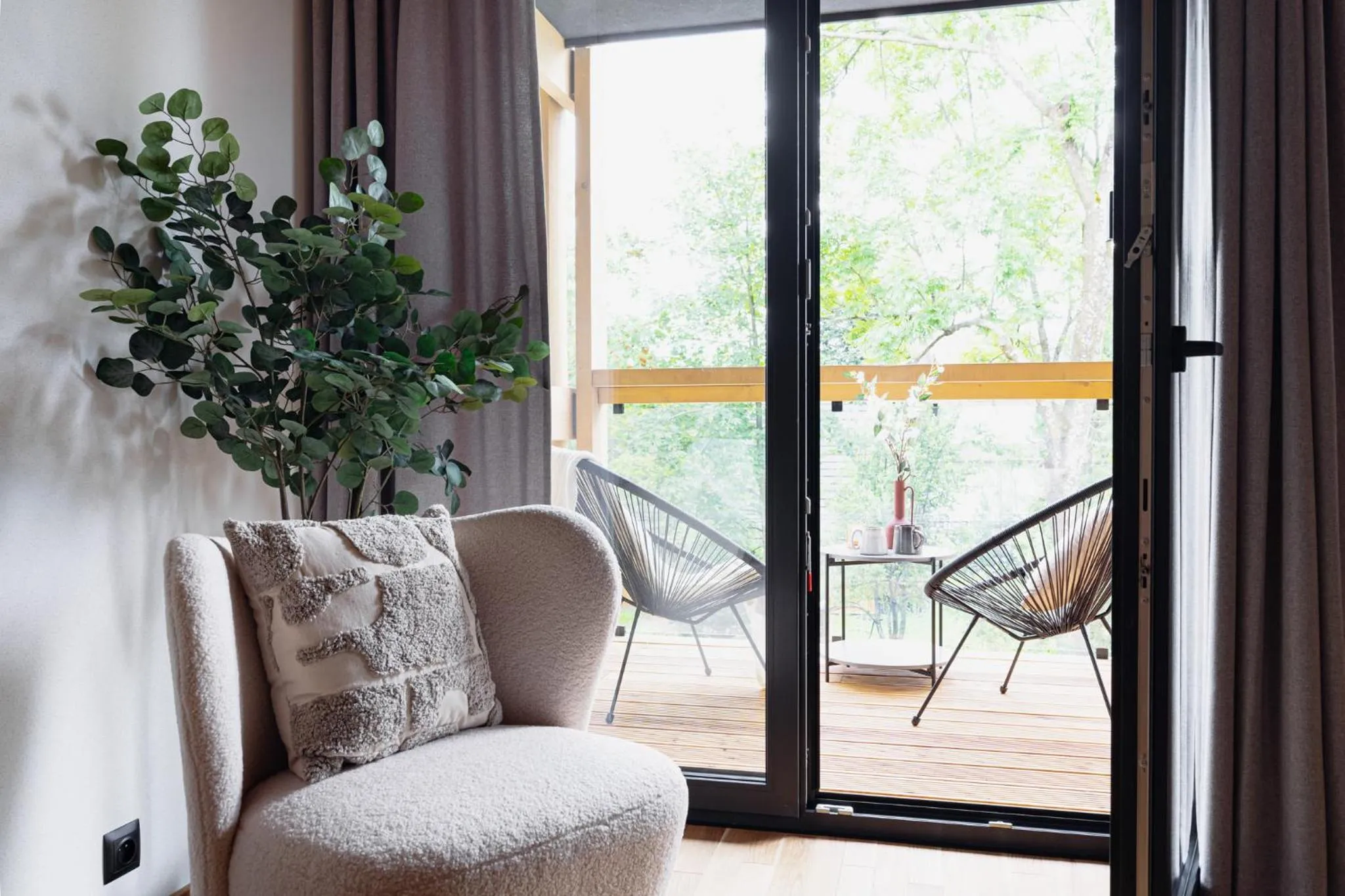 Seating area in White Hills - LoftAffair Spa Collection