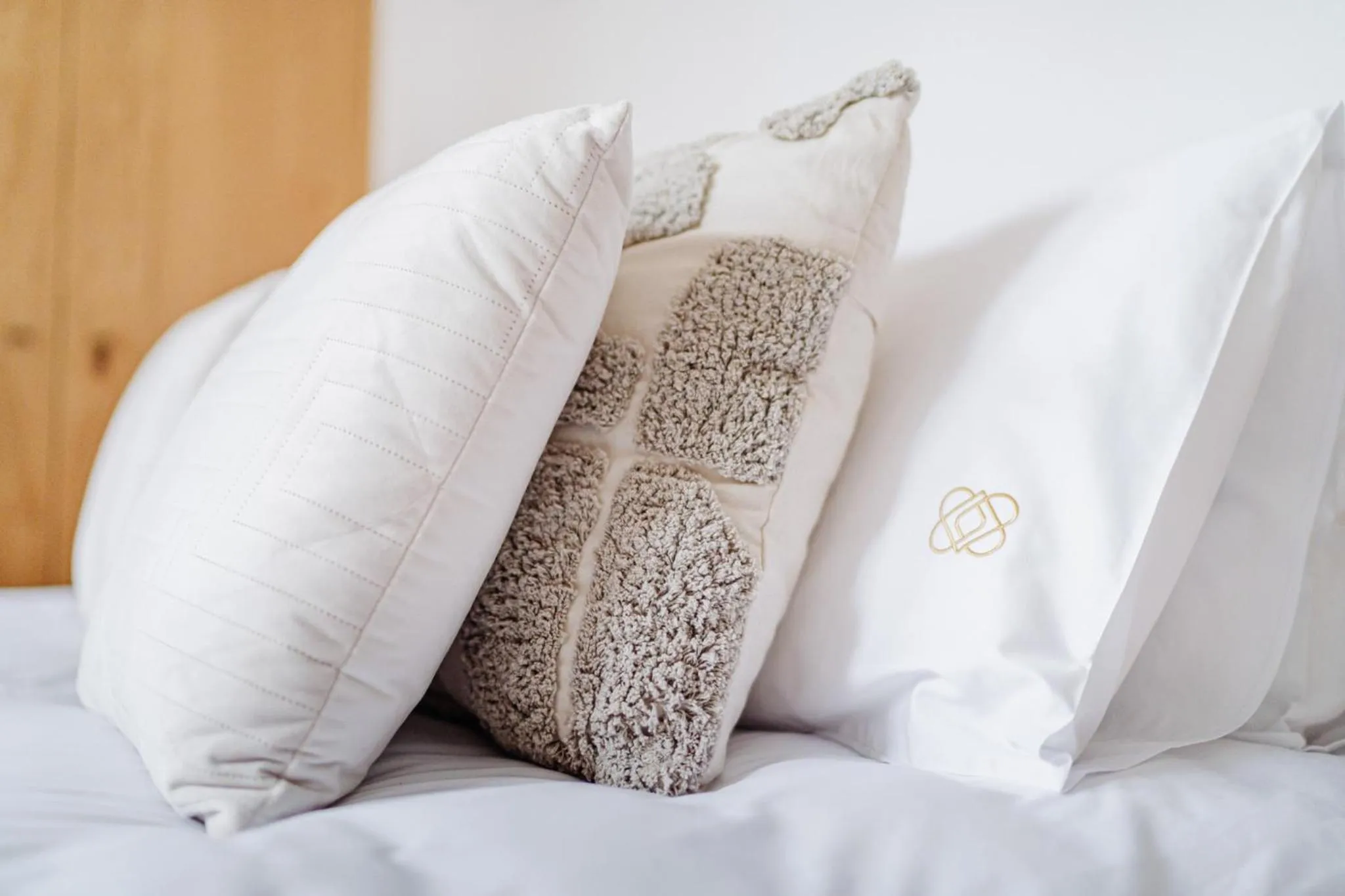 Bed in White Hills - LoftAffair Spa Collection