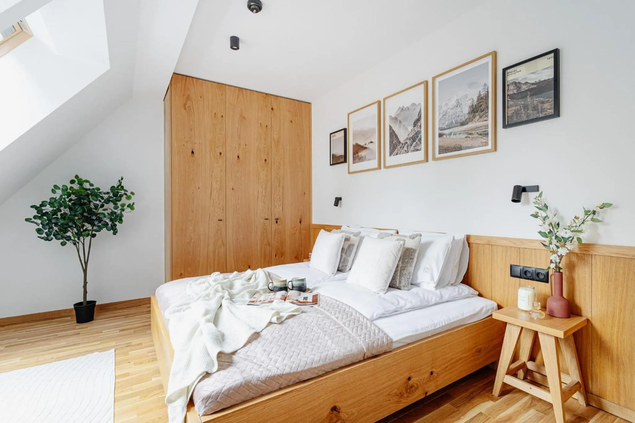 Bed in White Hills - LoftAffair Spa Collection