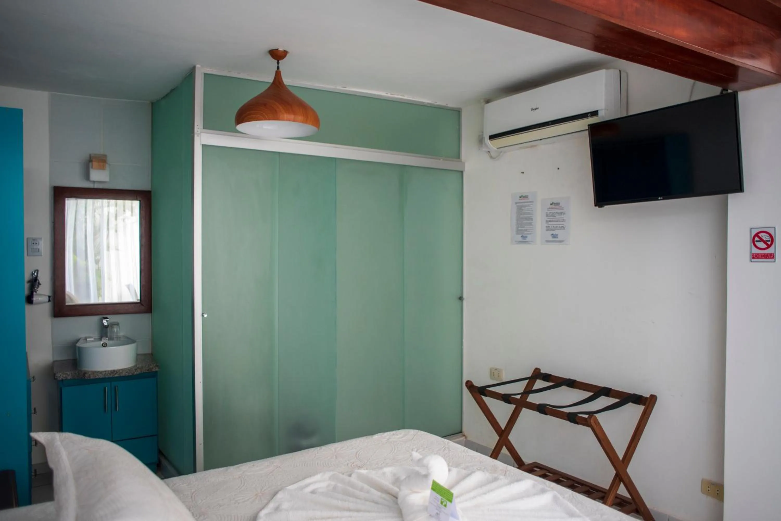 Photo of the whole room, Bed in Buen Retiro Apart Hotel