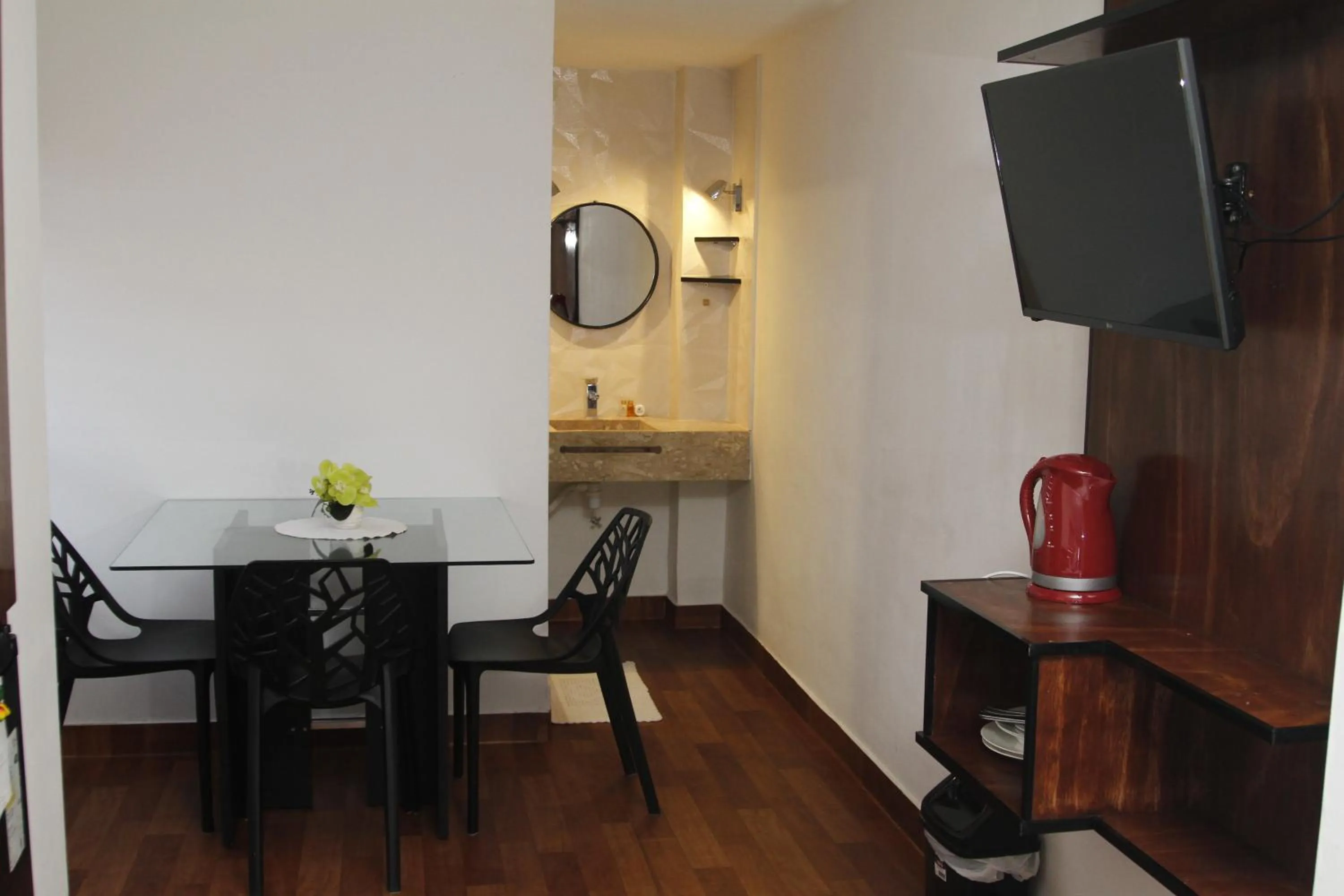 TV and multimedia in Buen Retiro Apart Hotel