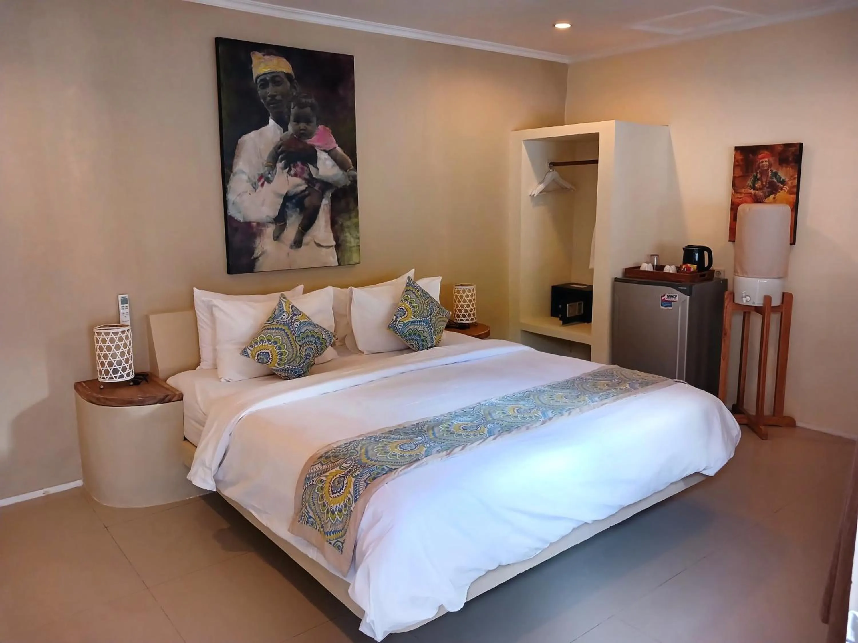 Bedroom, Bed in Scallywags Smugglers