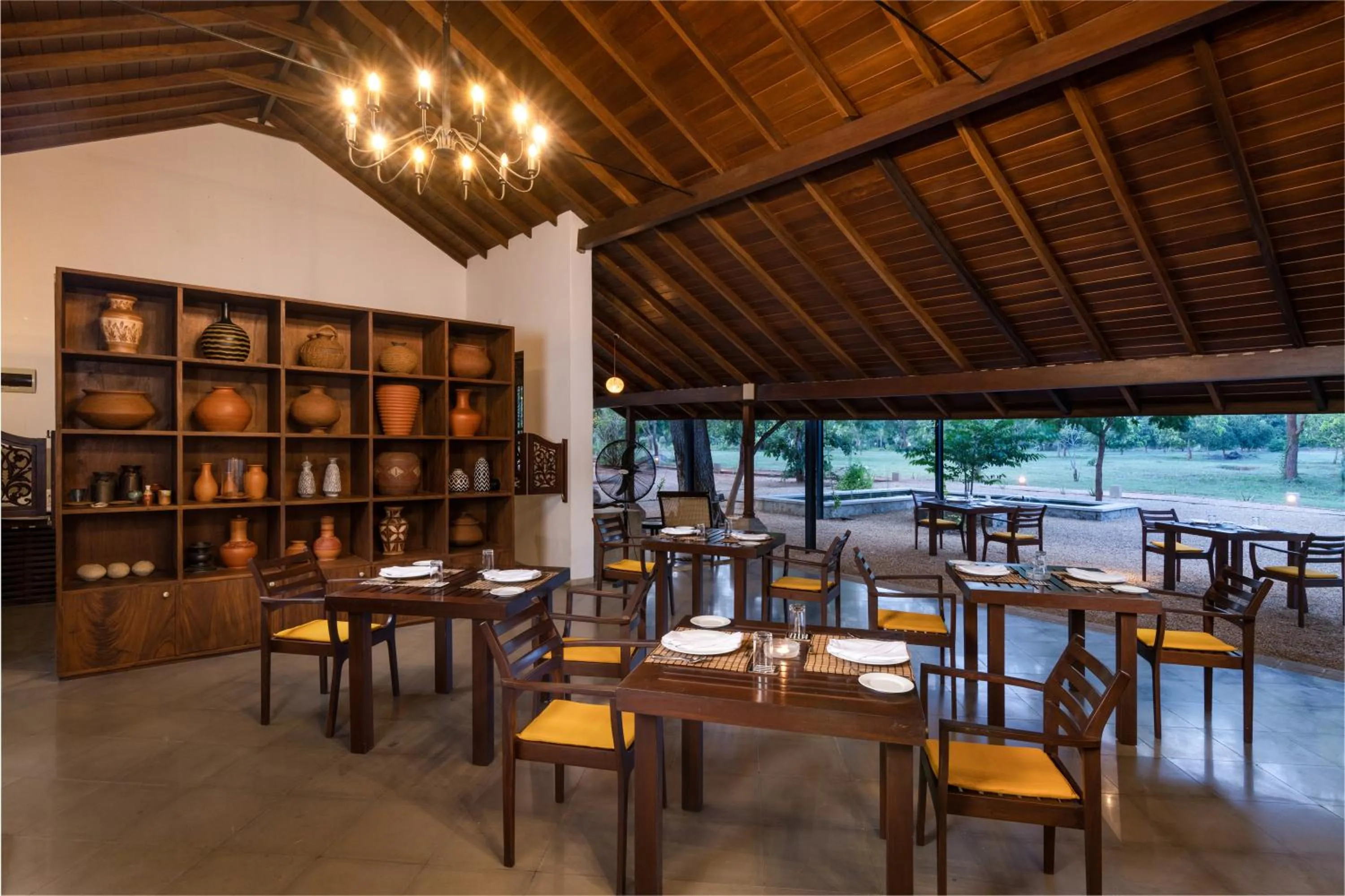 Restaurant/places to eat in Koragaha Lodge - Yala