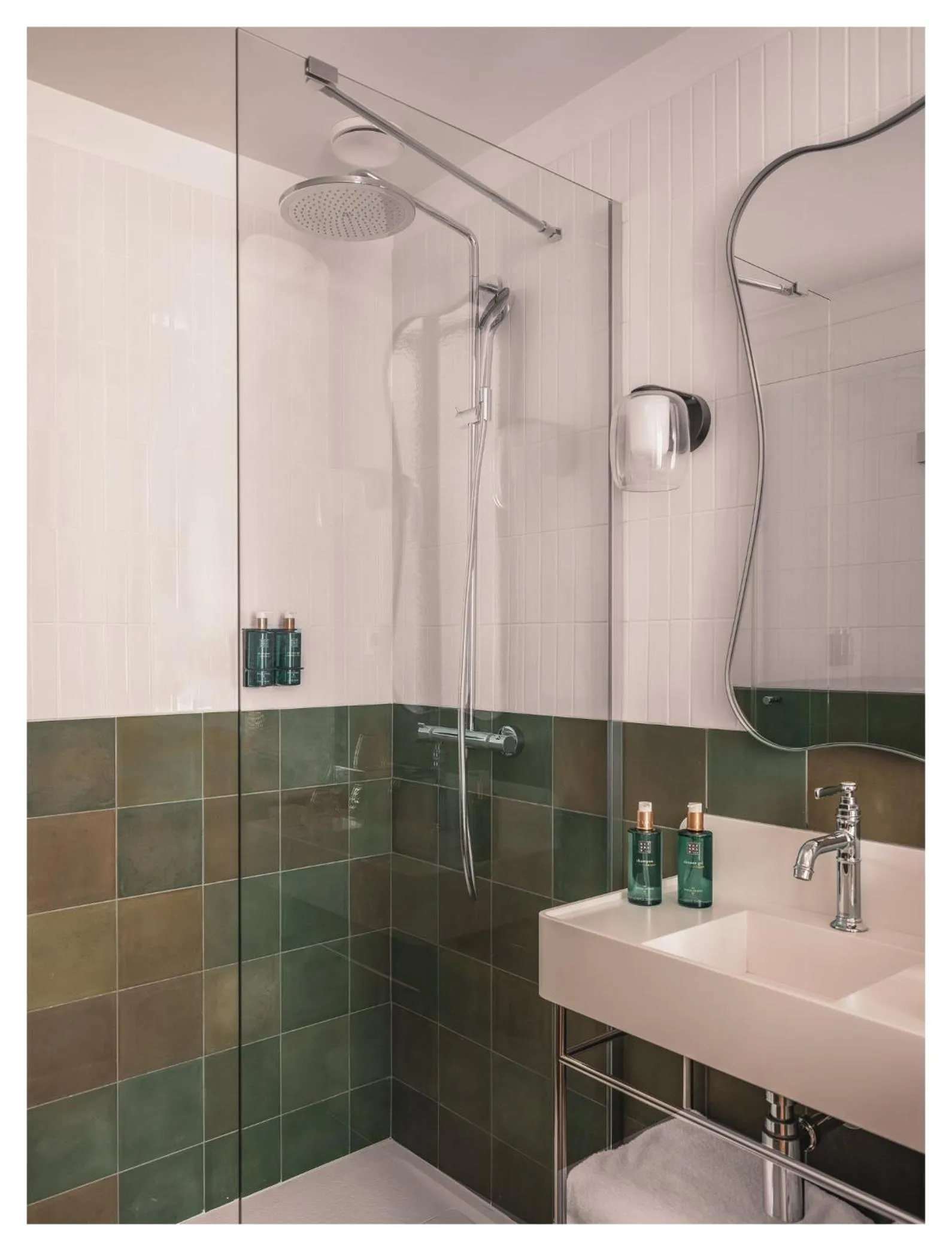 Bathroom in Miss Fuller