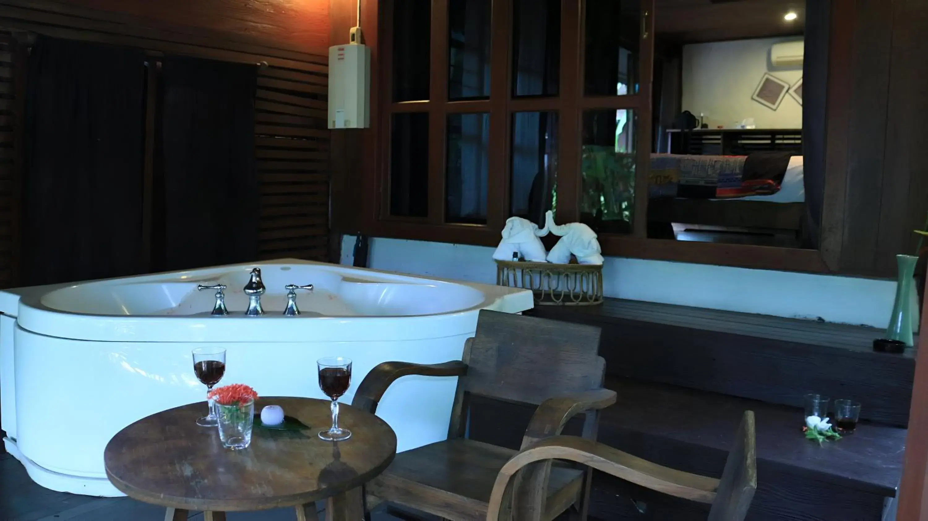 Deluxe Bungalow in Tonnam Homestay Deluxe Bungalow in Tonnam Homestay