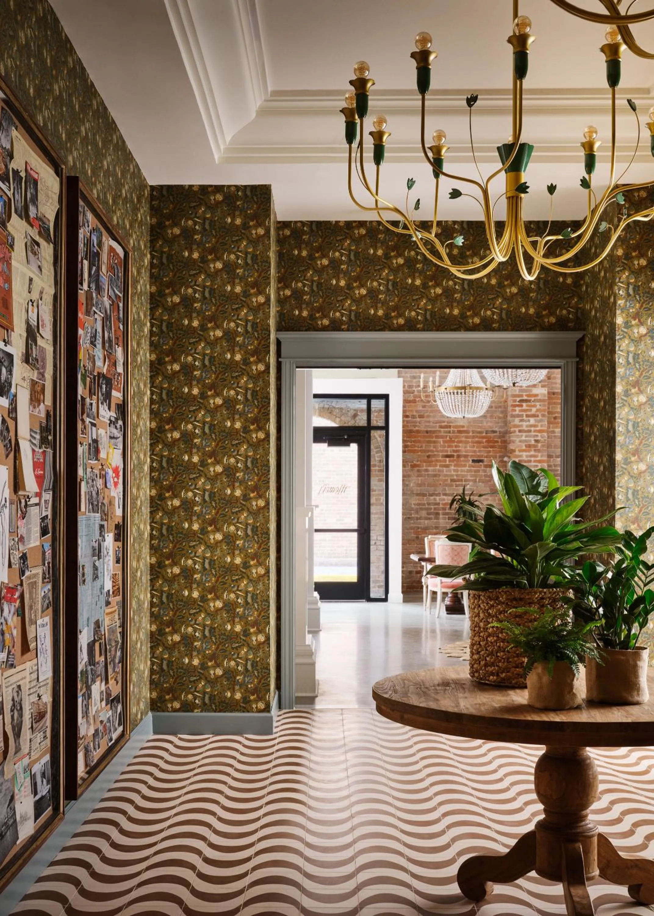 Decorative detail in Memoir Warehouse District