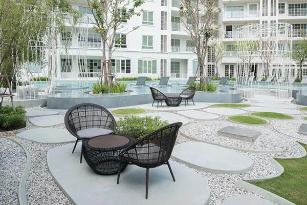 Summer Huahin Condo 2 Bedrooms Pool View Classic Room