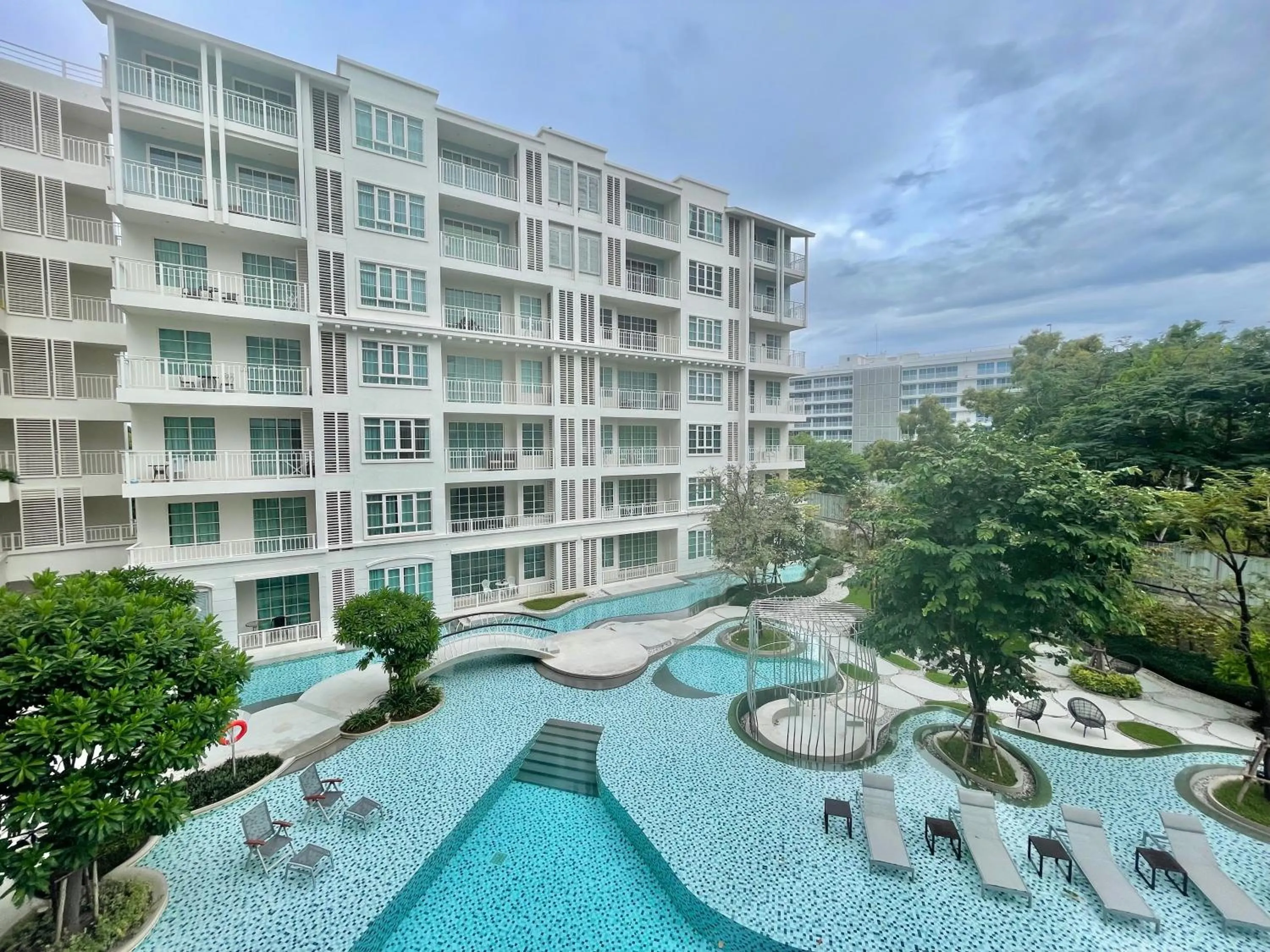 Summer Huahin Condo 2 Bedrooms Pool View Classic Room