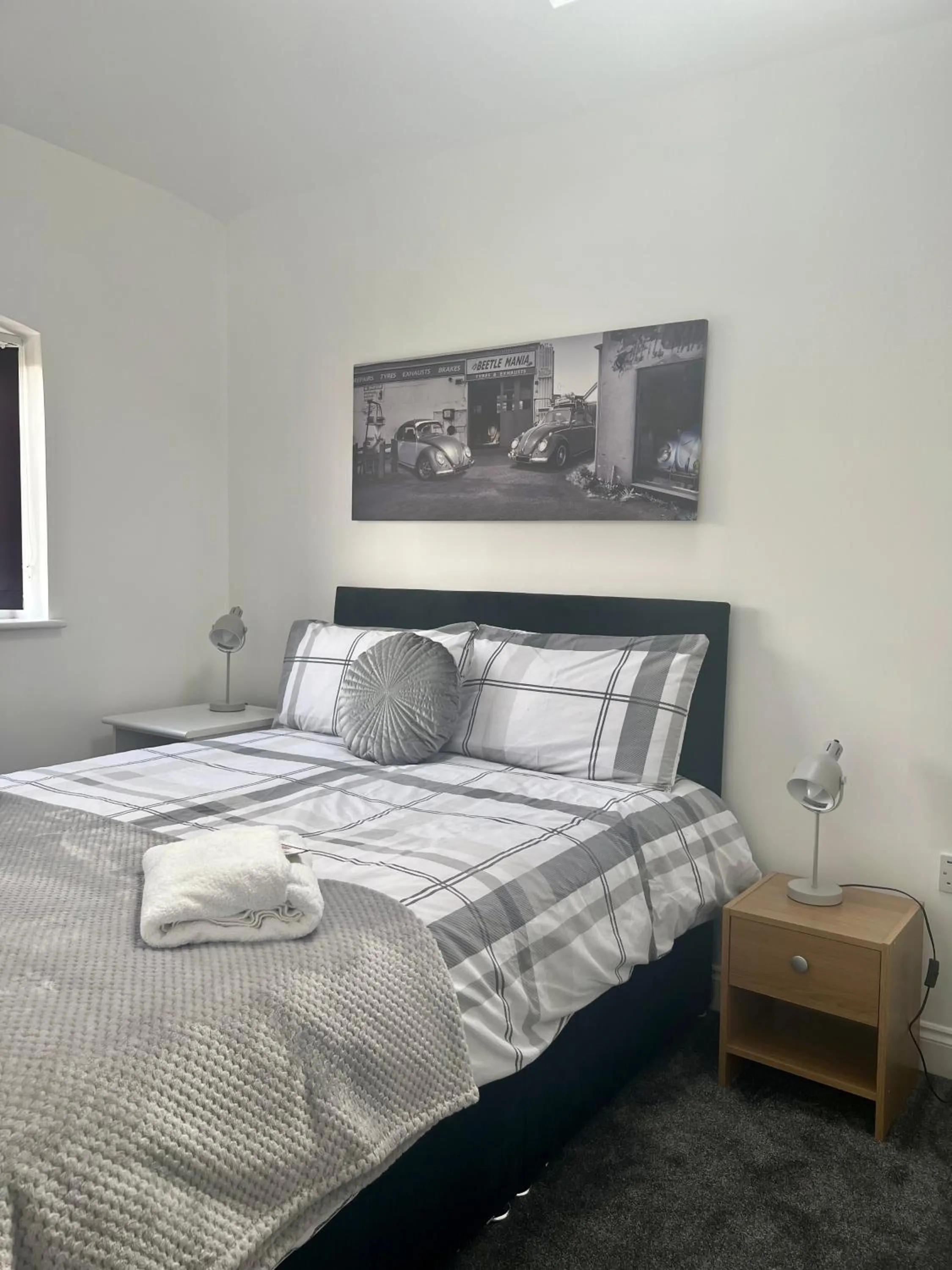 Bedroom, Bed in St Andrews house Hotel