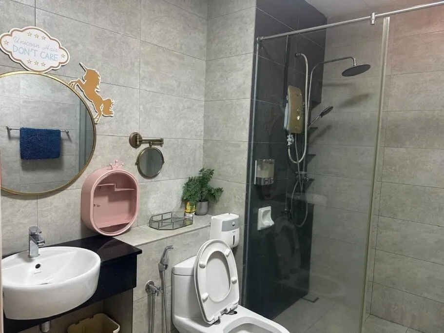 Shower in Unicorn Fairy Theme 2BR Airport Suite# Straits Intl# Pantai Hospt