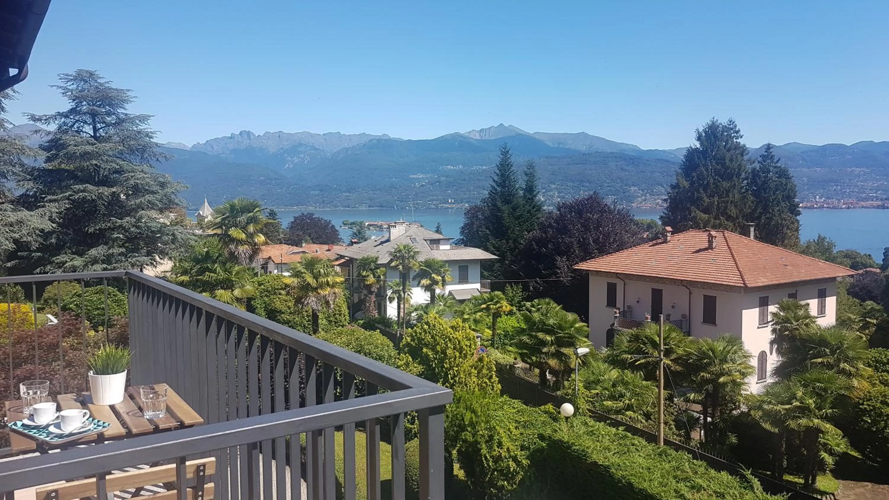 CASA ELISA - Near Stresa Nice Little flat with Lake View