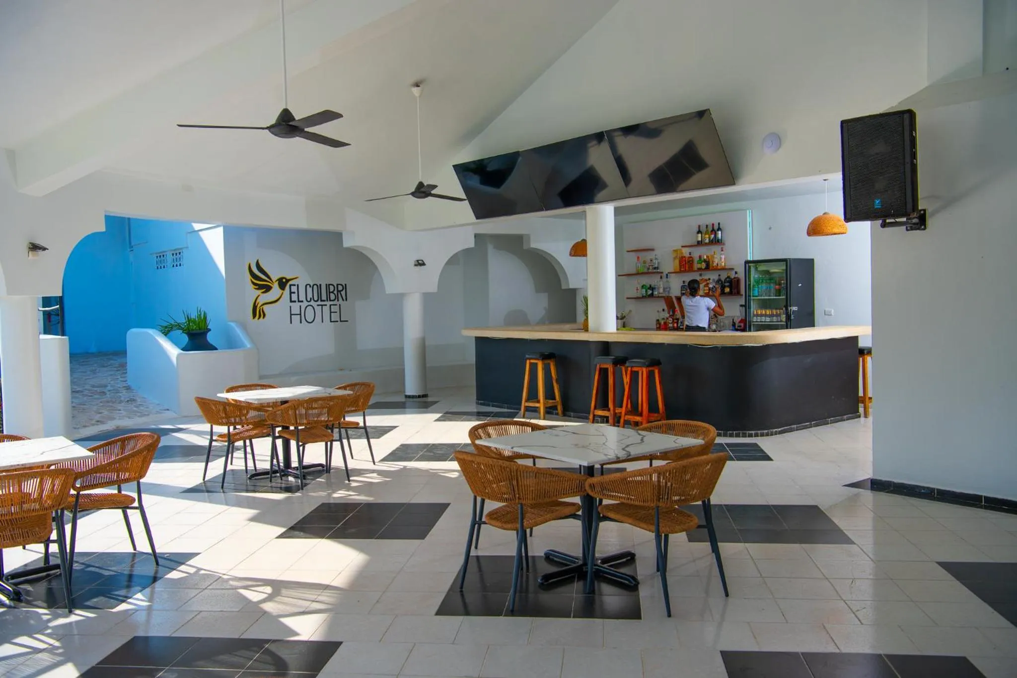 Restaurant/places to eat in El Colibri Hotel